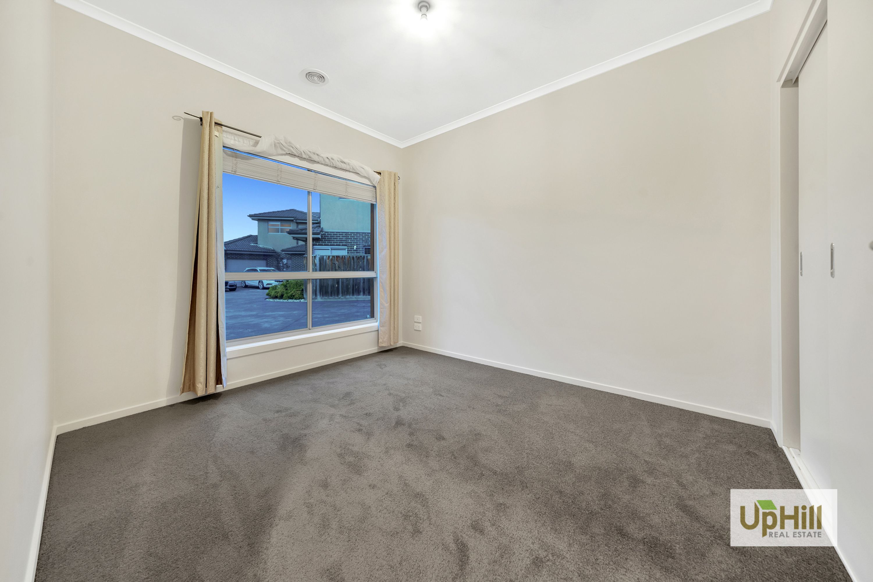 2/7-8 Roseville Court, Berwick - Thumbnail 4