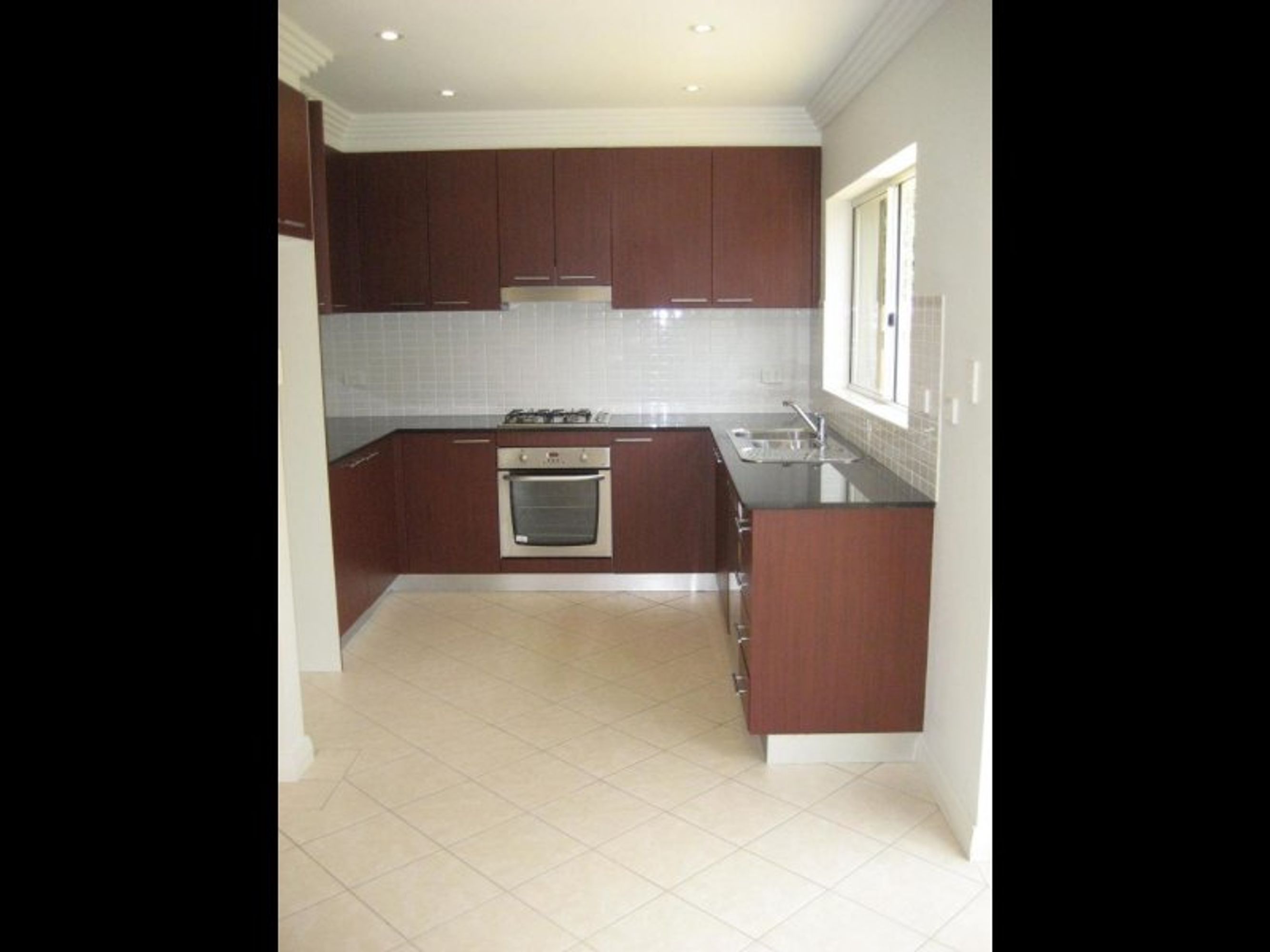 2/39-41 Canary's Rd, Roselands, Roselands - Thumbnail 2