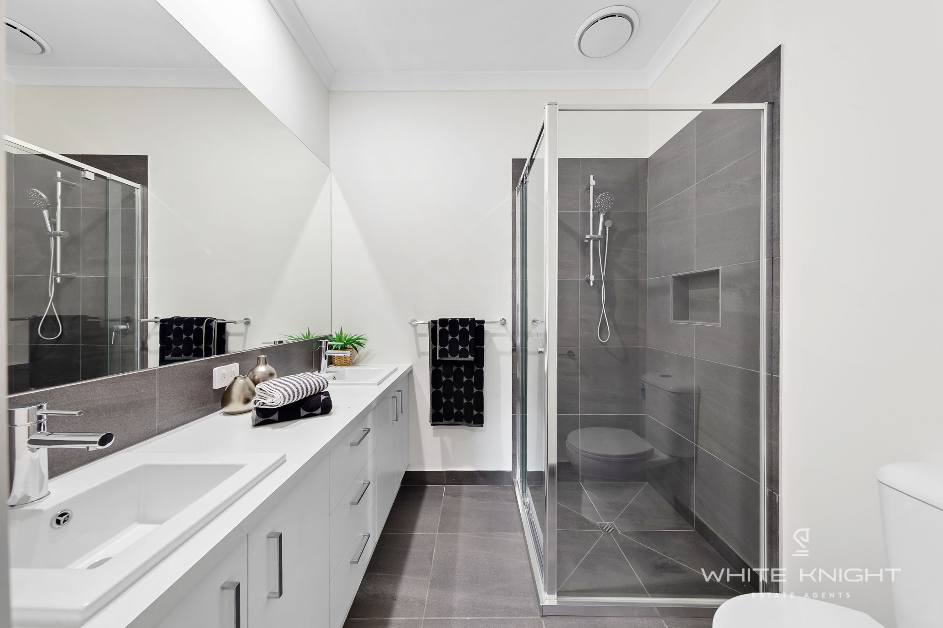 4 Rex Drive, Thornhill Park VIC 3335, Thornhill Park - Thumbnail 4