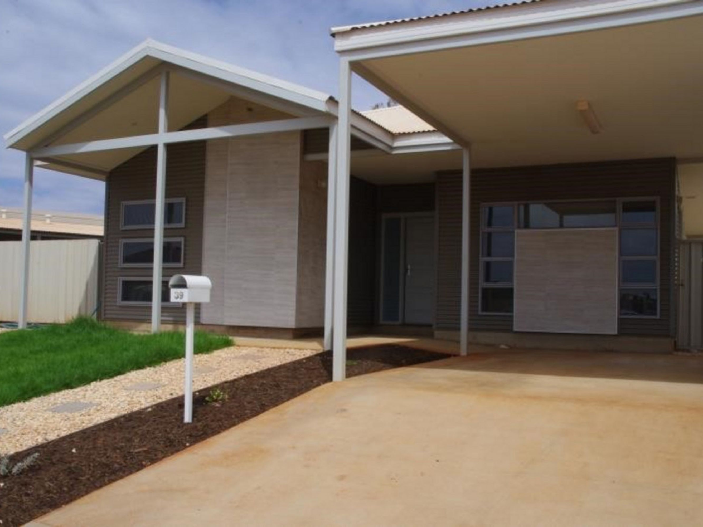 39 Homestead Ramble, Newman