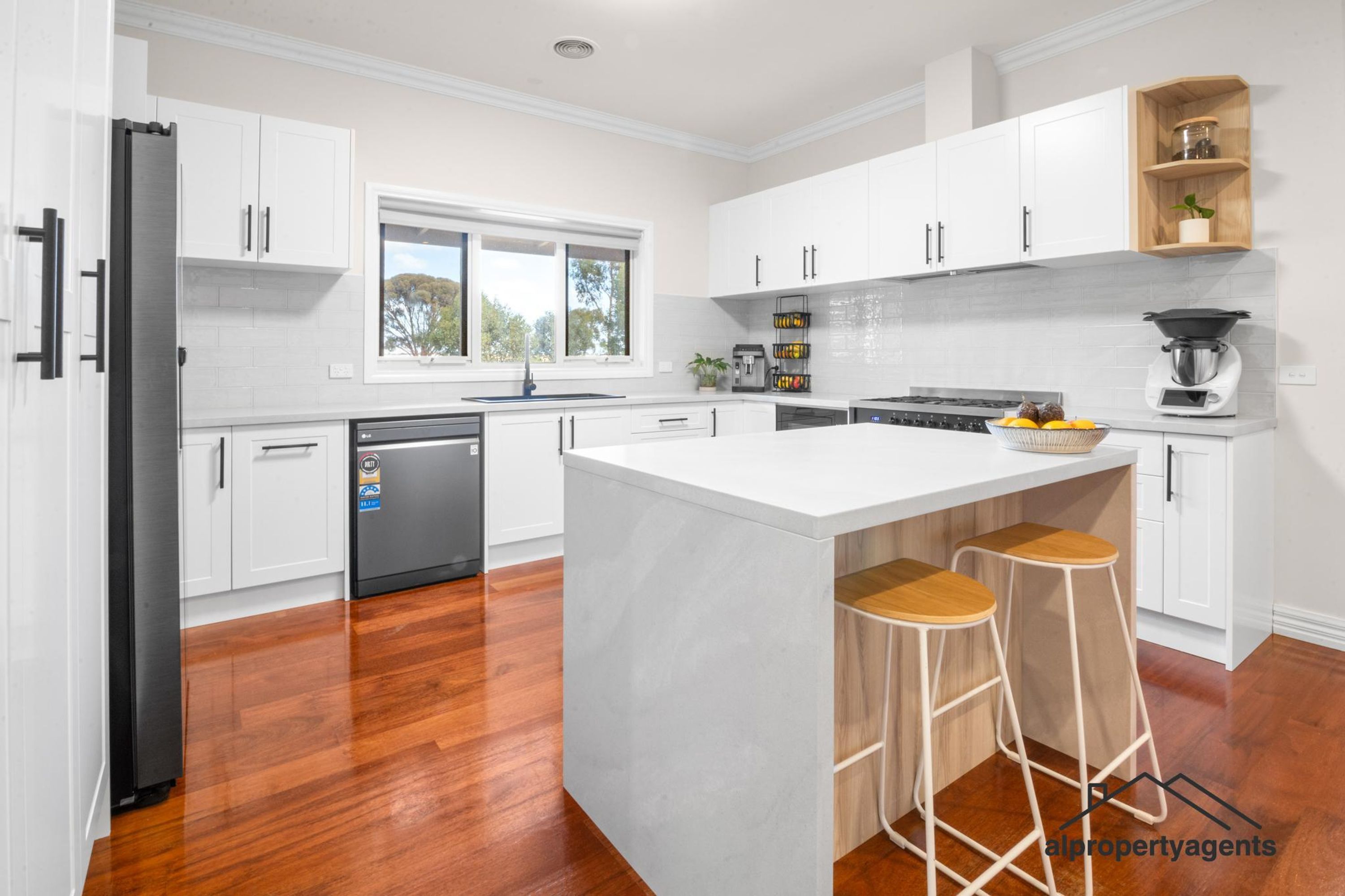 4 Creasey Court, Vectis VIC 3401, Vectis - Thumbnail 2