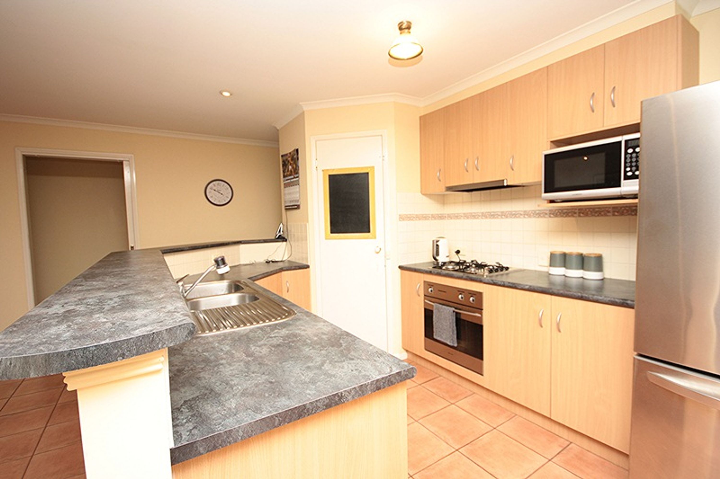 1 Rahley Court, Horsham VIC 3400, Horsham - Thumbnail 2