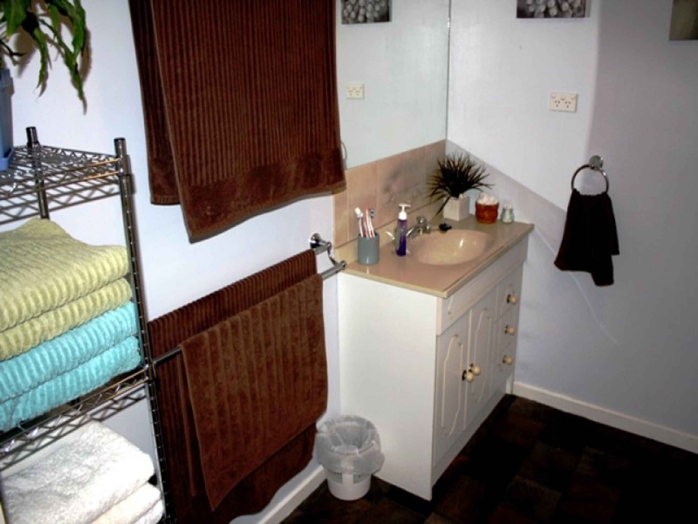 9 Tena Avenue, Horsham VIC 3400, Horsham - Thumbnail 5