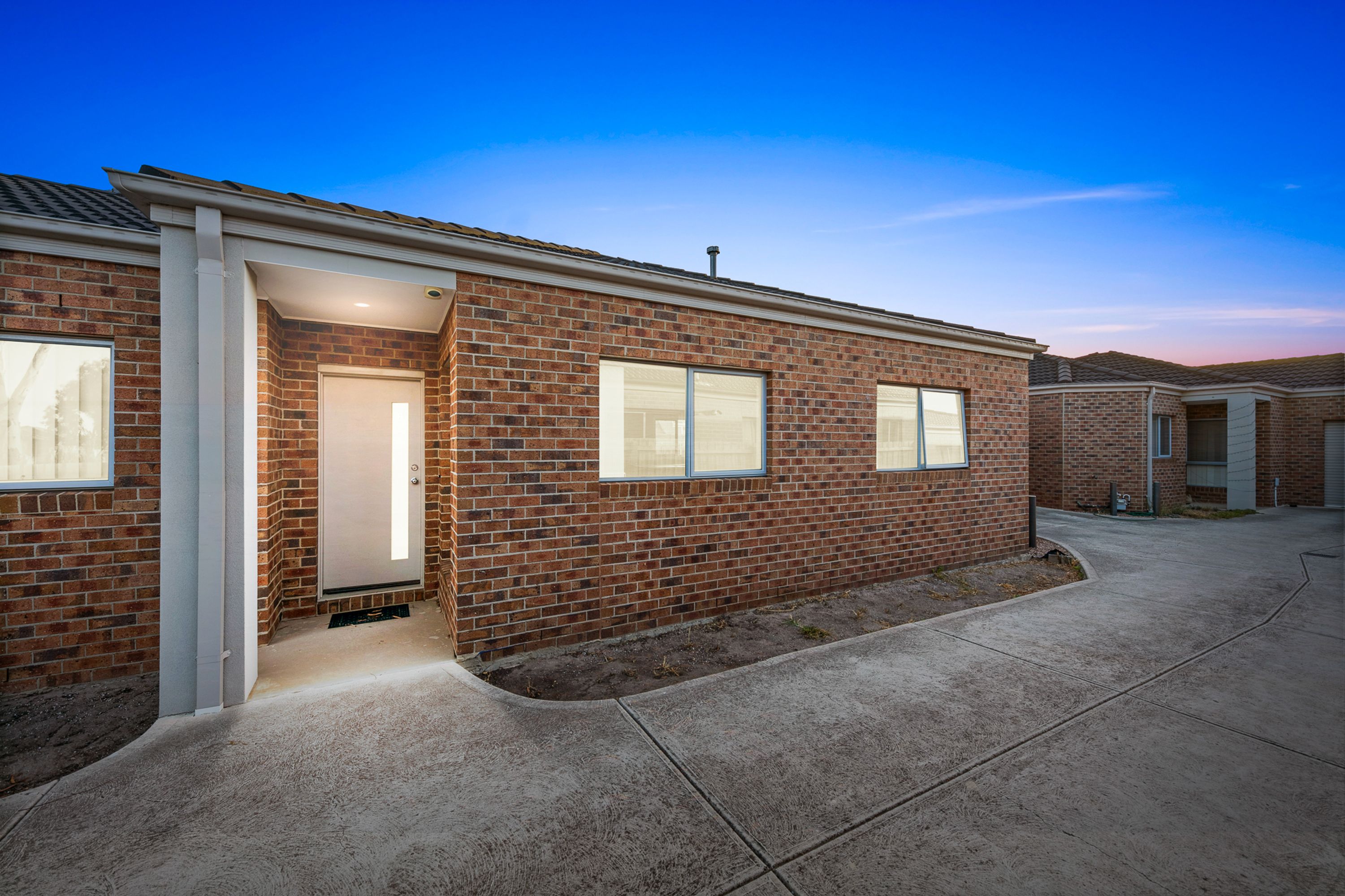 2/15 Greenleaf Circuit, Tarneit VIC 3029, Tarneit - Image 1