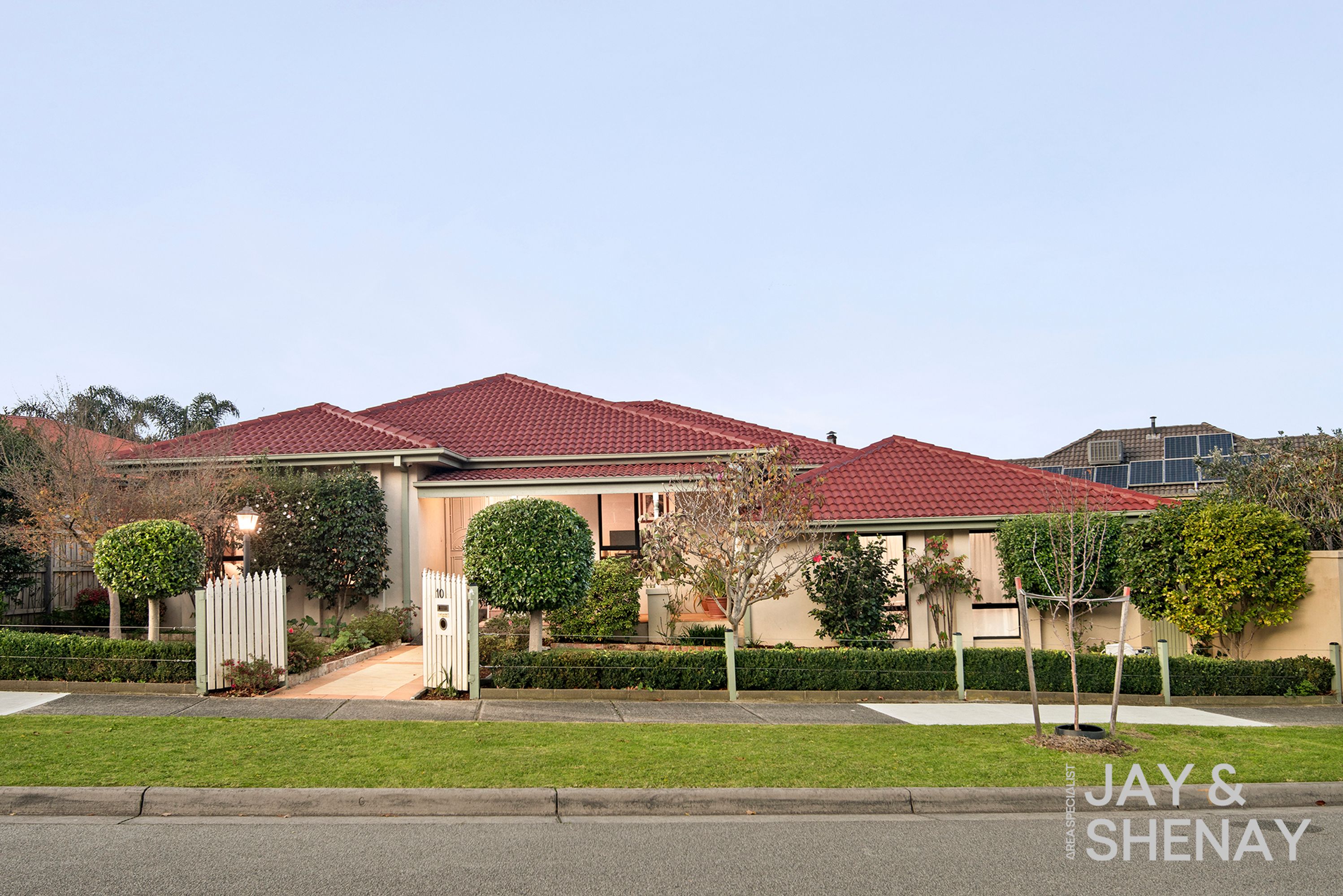10 Renee Avenue, Endeavour Hills, Endeavour Hills - Image 1