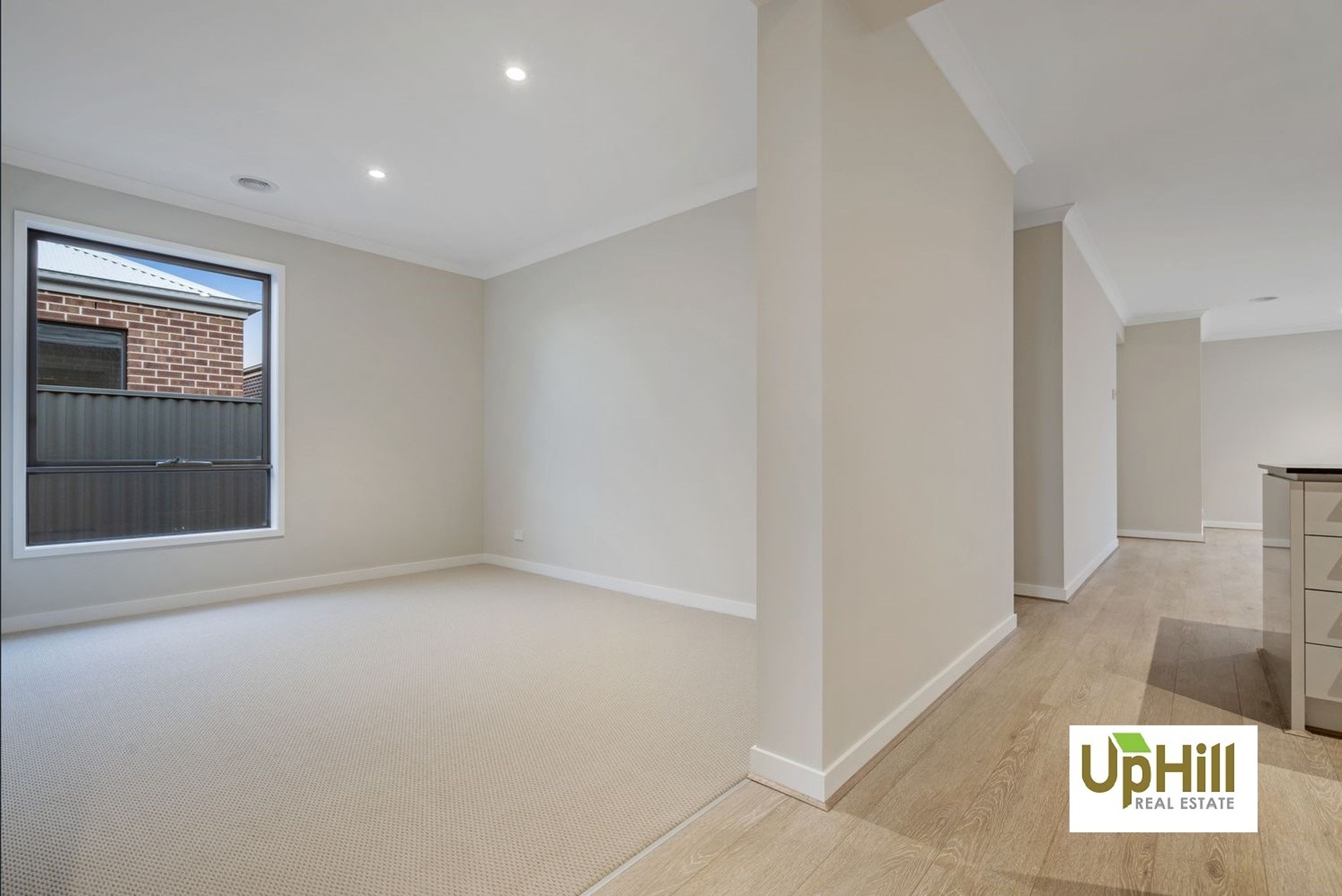 10 Savage Way, Clyde North - Thumbnail 2