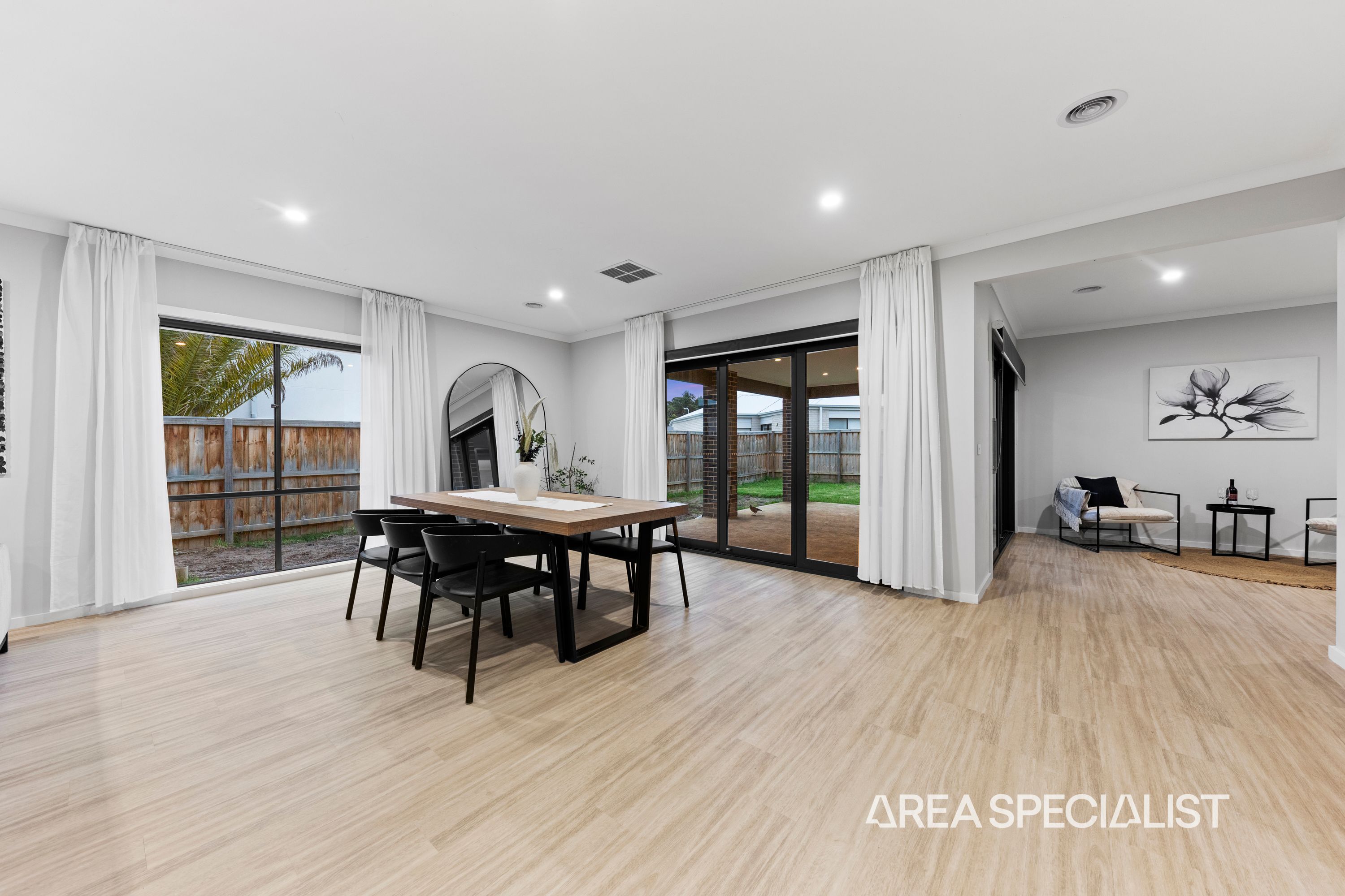 82 Langley Boulevard, Lang Lang - Thumbnail 7