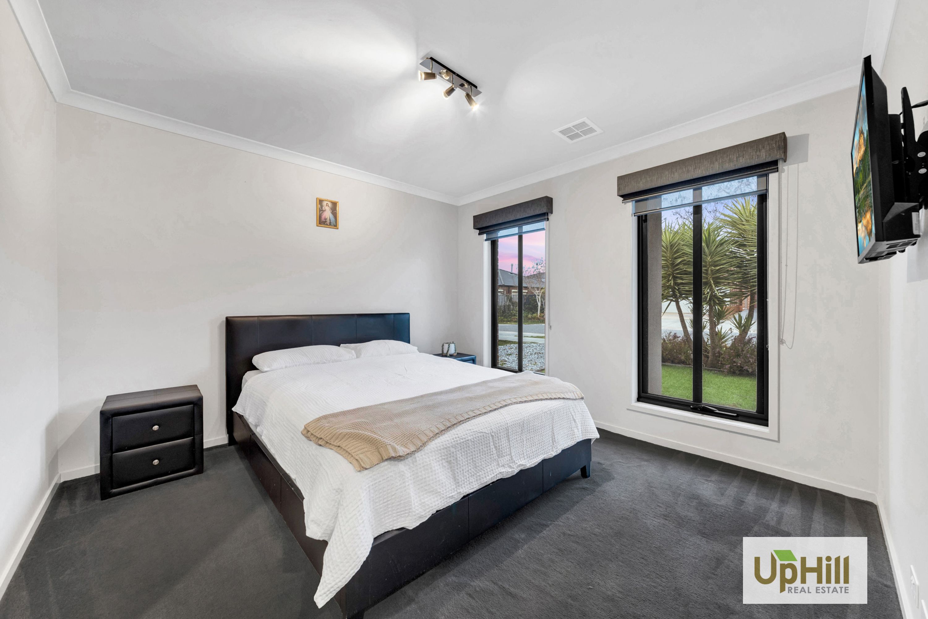 14 Craddock Drive, Clyde North - Thumbnail 4
