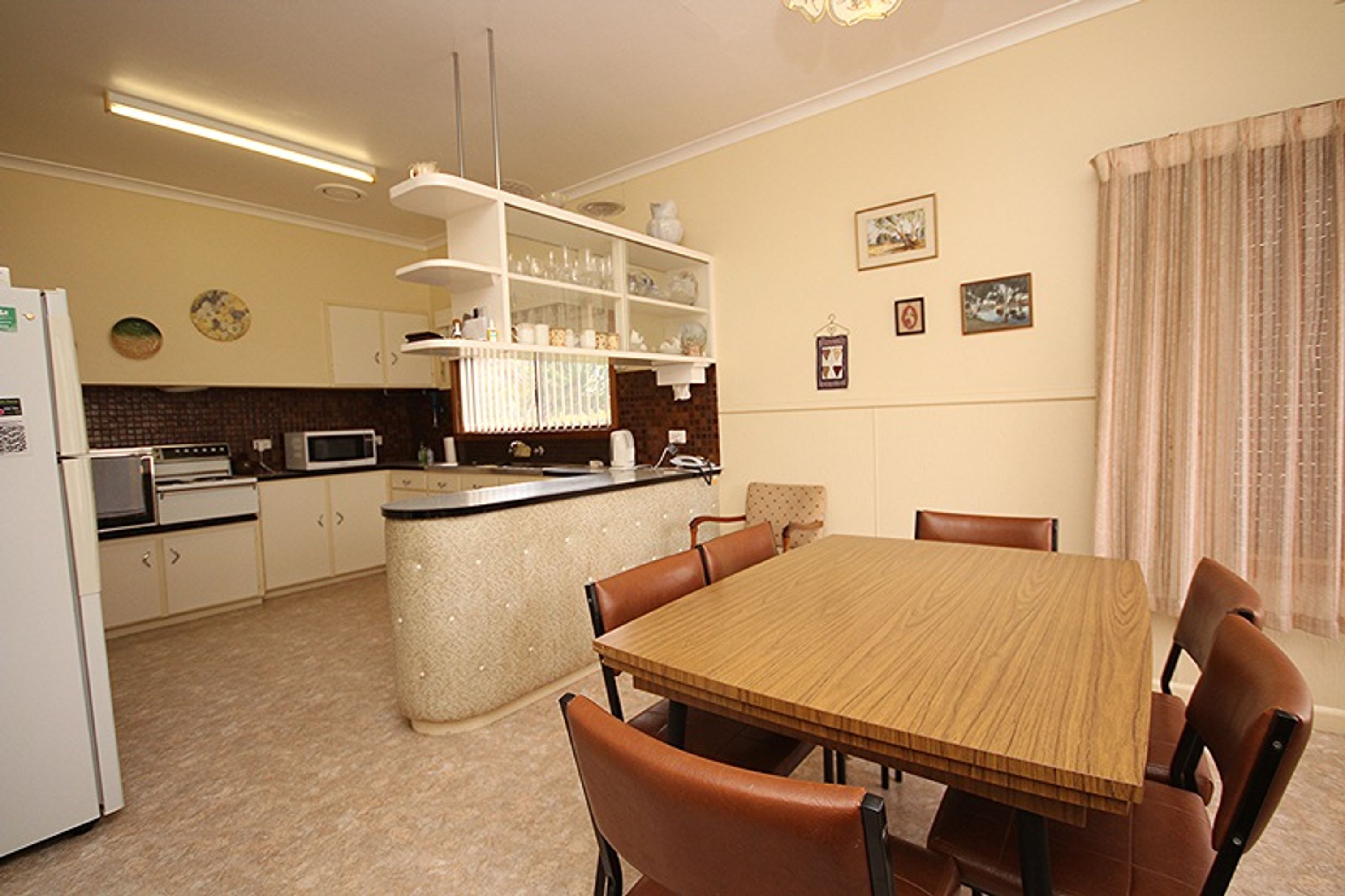 11 Lewis Street, Horsham VIC 3400, Horsham - Thumbnail 3