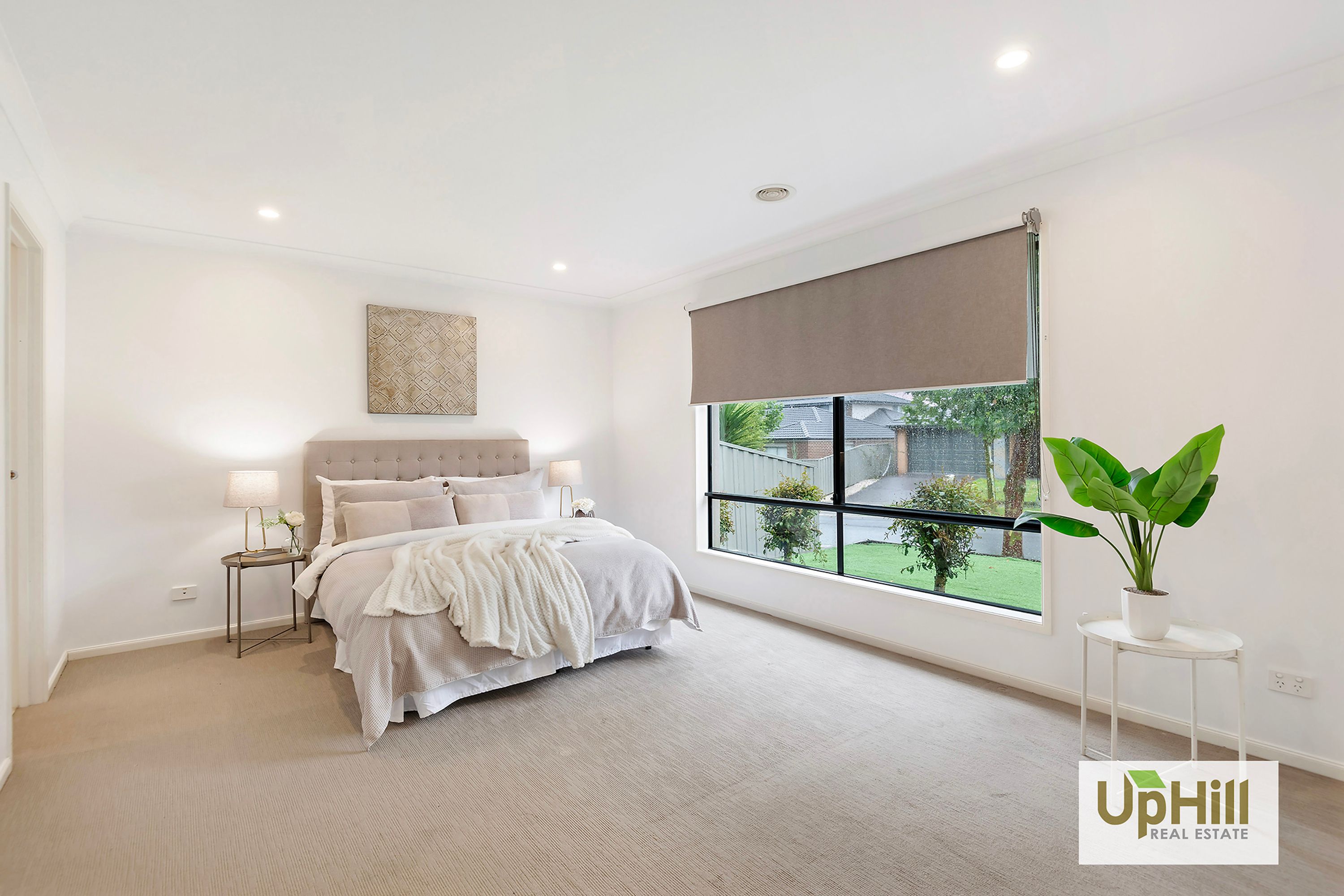 12 BARTER CRESCENT, Cranbourne East - Thumbnail 3