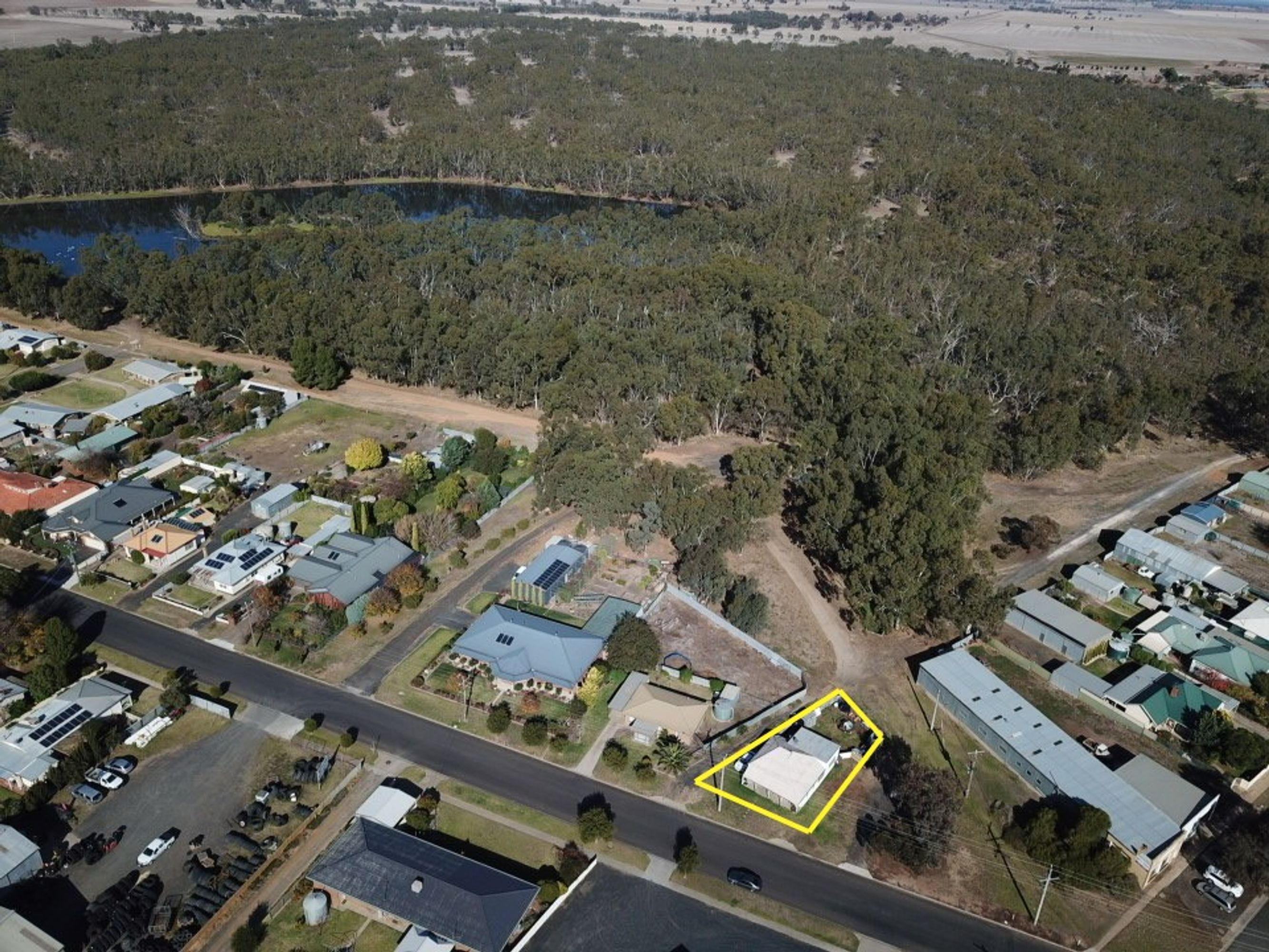 17 Pine Street, Nhill VIC 3418, Nhill - Thumbnail 3