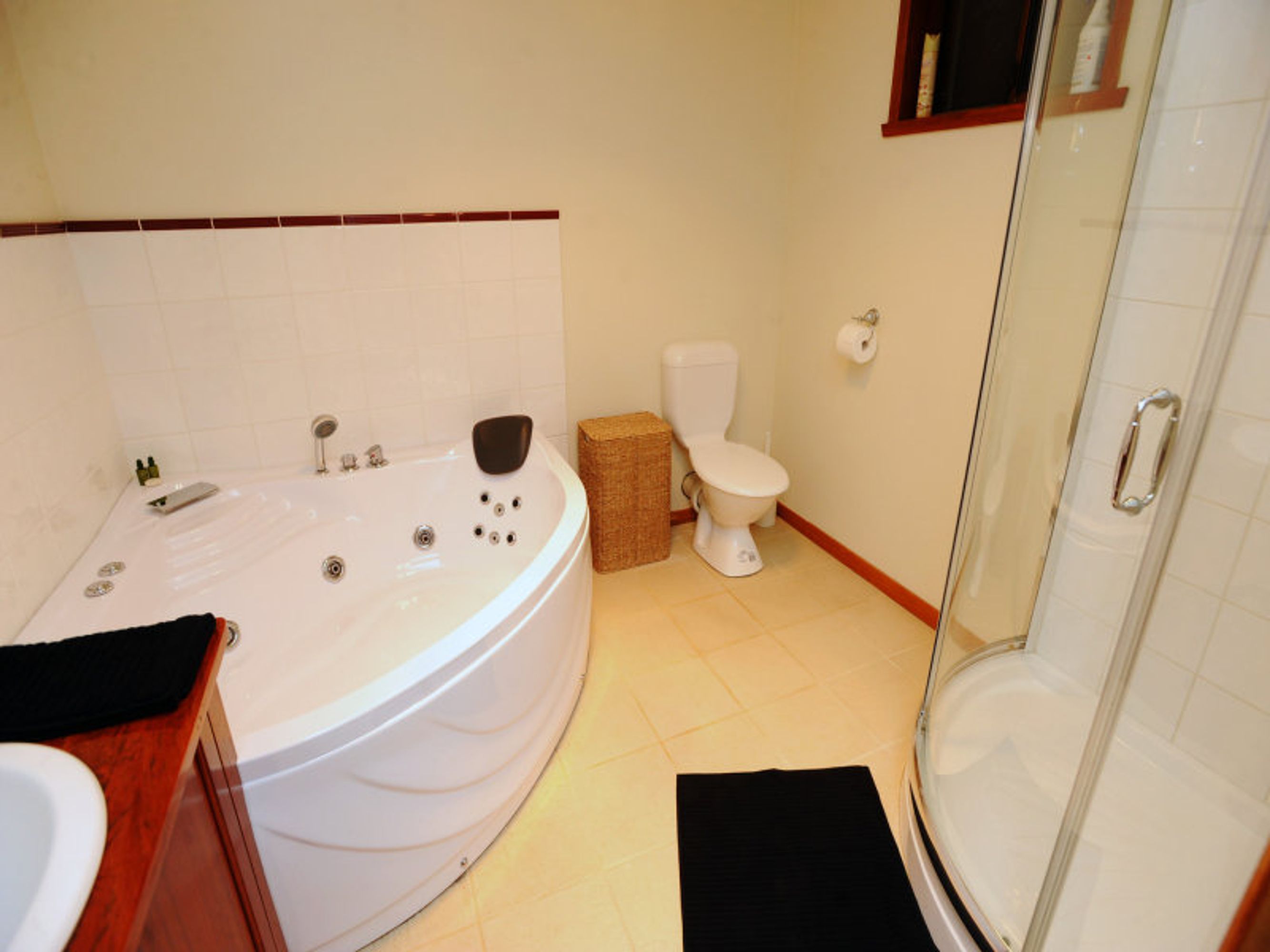 16 Centenary Avenue, Horsham VIC 3400, Horsham - Thumbnail 3