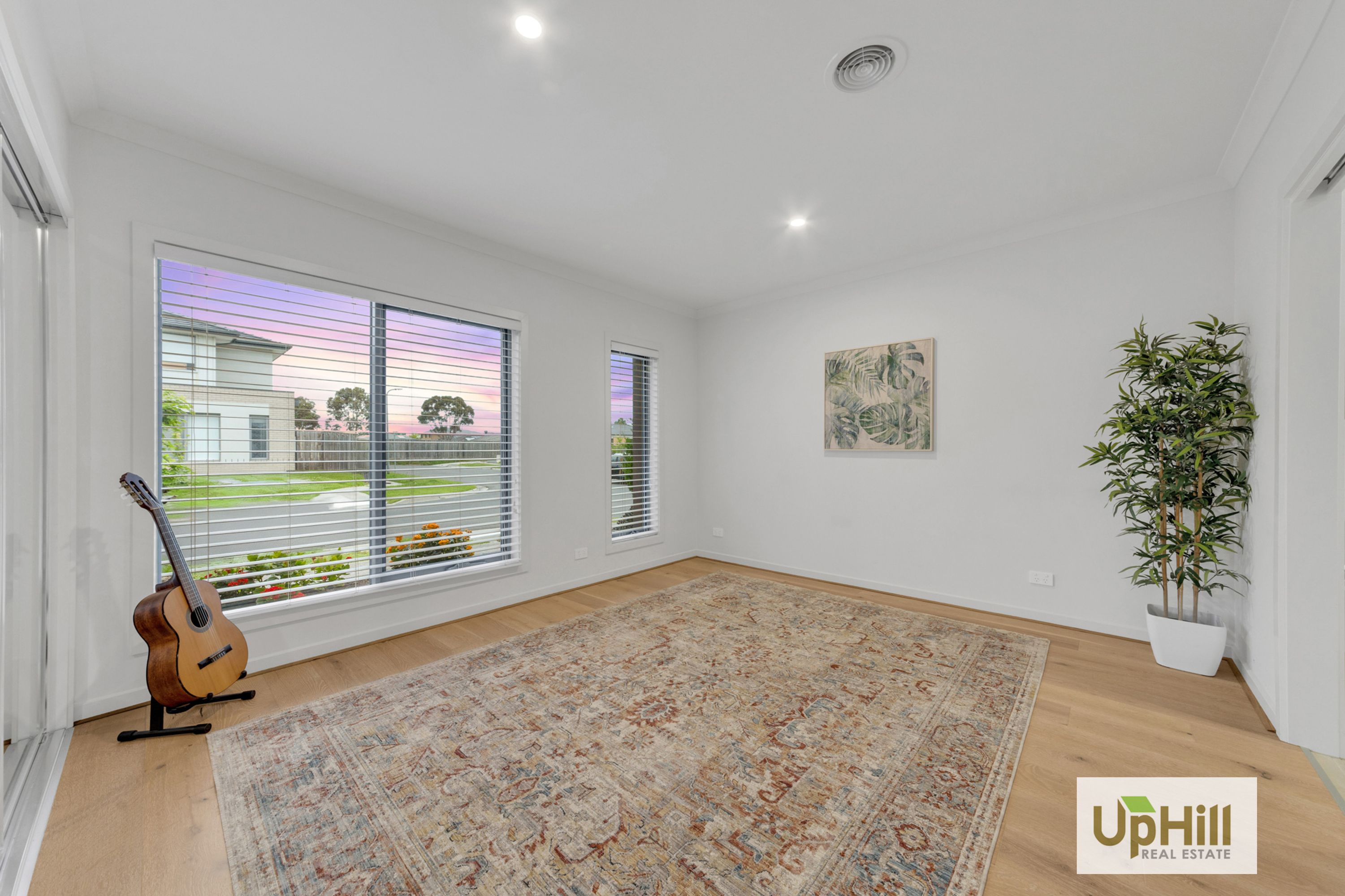 14 Madeira Drive, Clyde North - Thumbnail 2