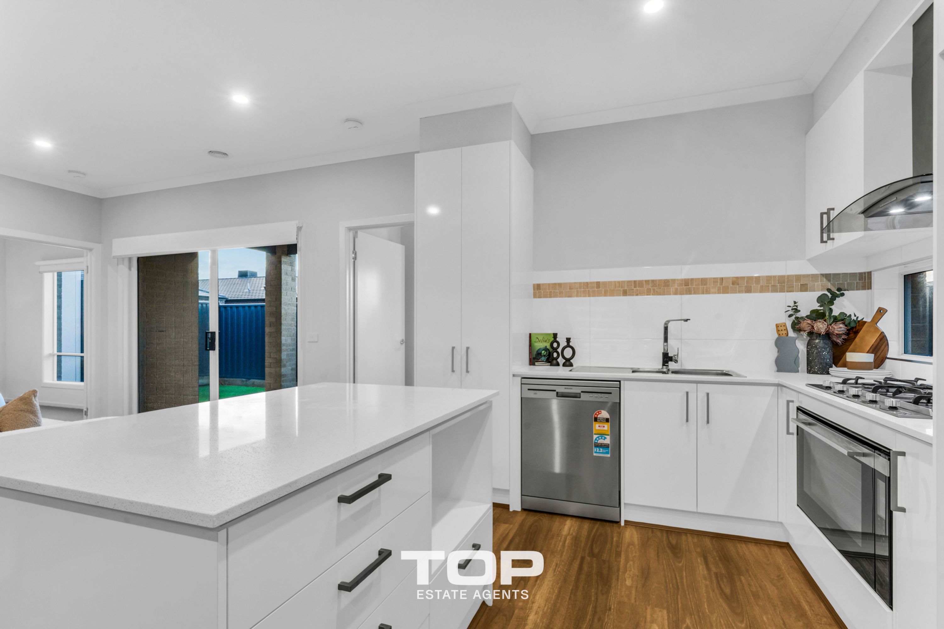 49 Shearjoy Loop, Clyde North - Thumbnail 8