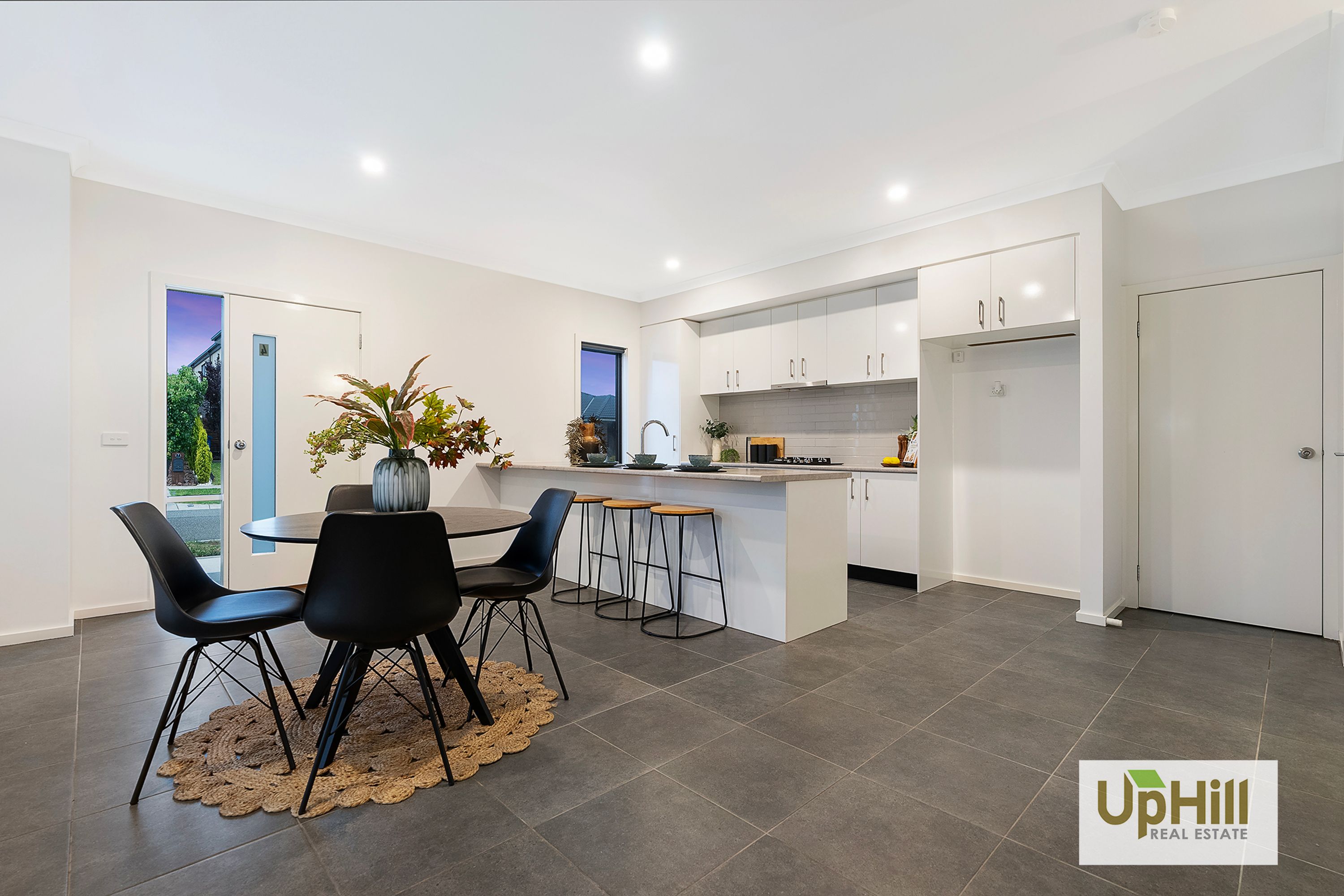 4S Mountjoy Circuit, Clyde North - Thumbnail 6