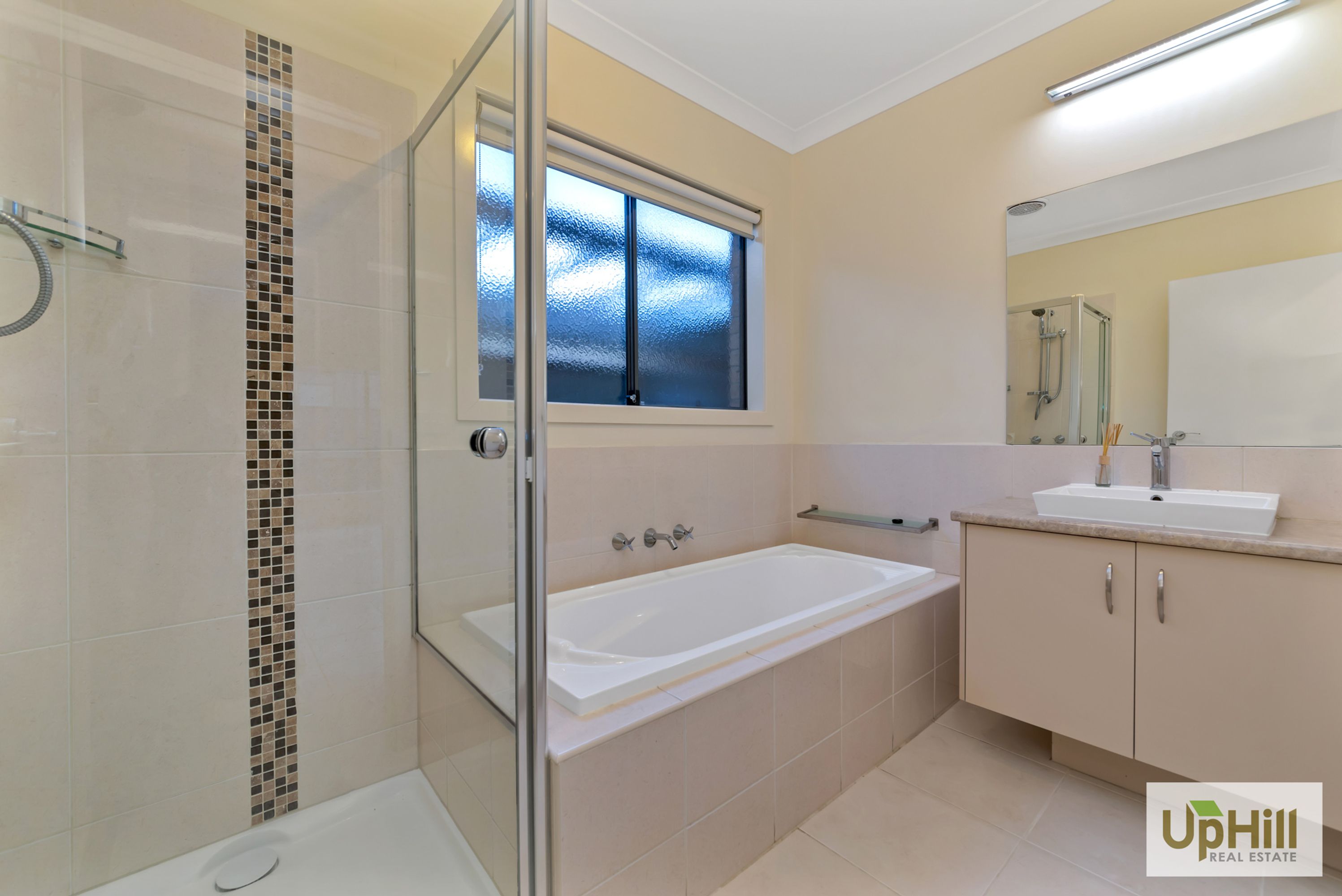 15 JUTLAND CLOSE, Clyde North - Thumbnail 8
