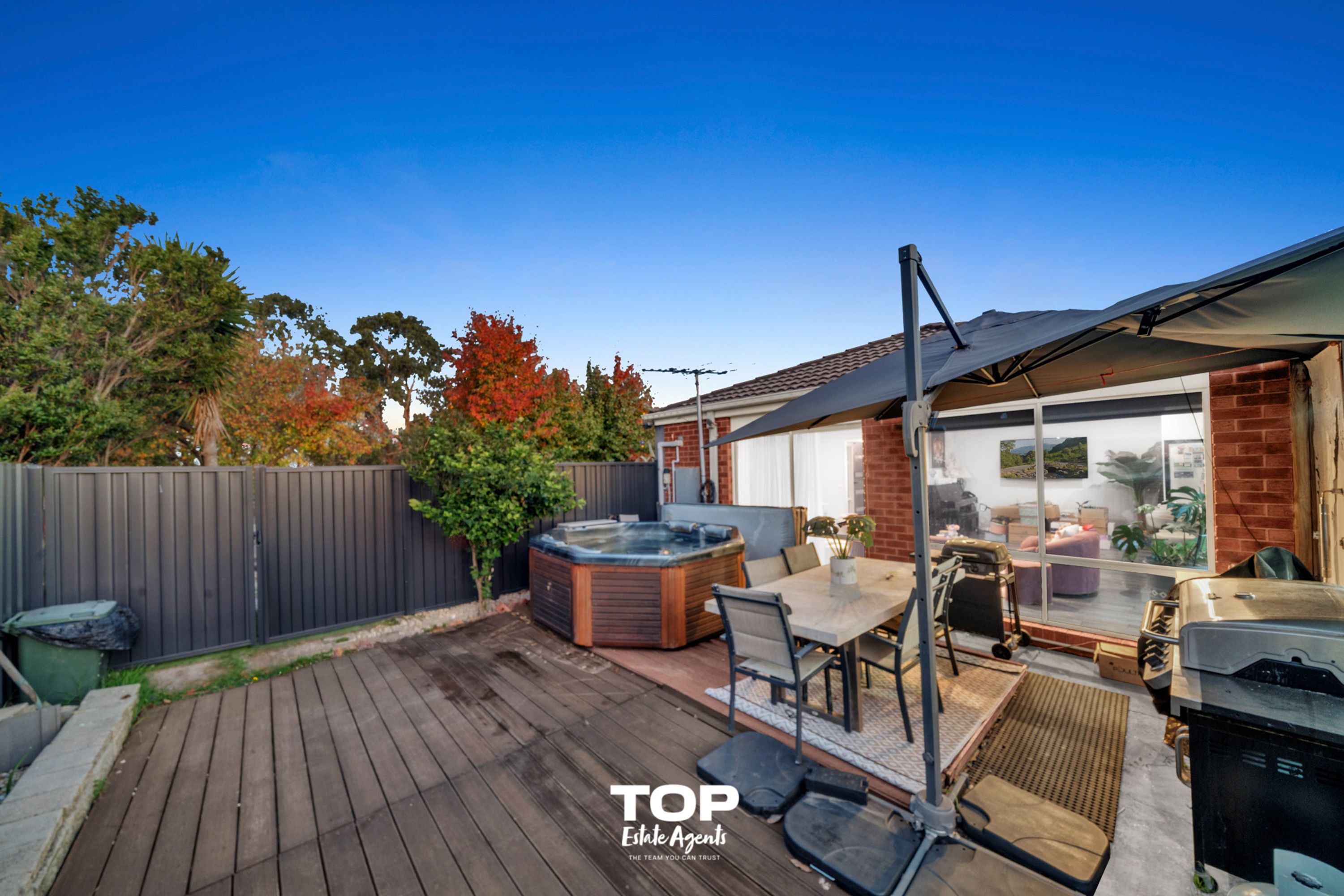 94 Amberly Park Drive, Narre Warren South - Thumbnail 2