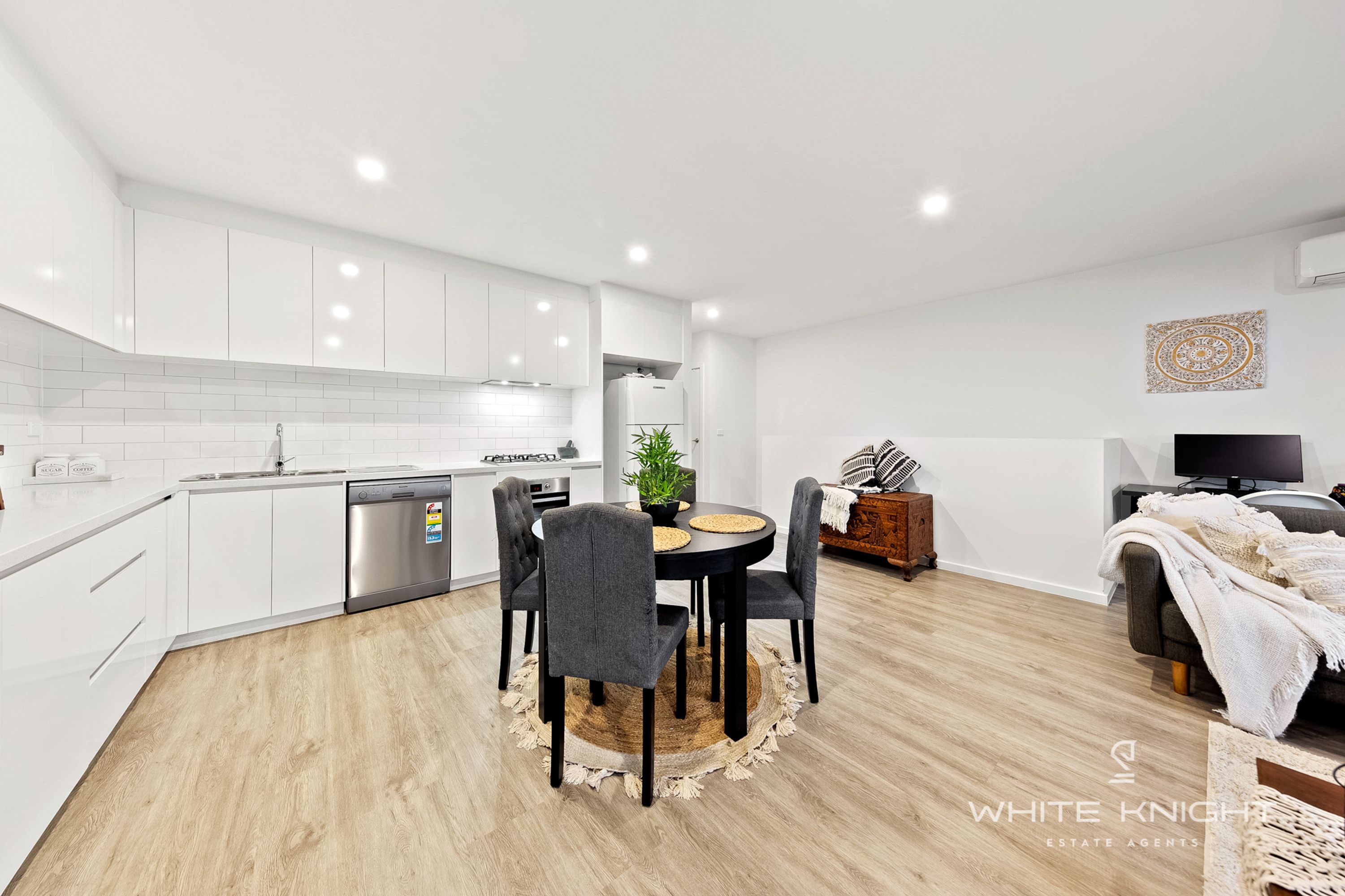 2/4 Graceburn Grove, St Albans VIC 3021, St Albans - Thumbnail 6