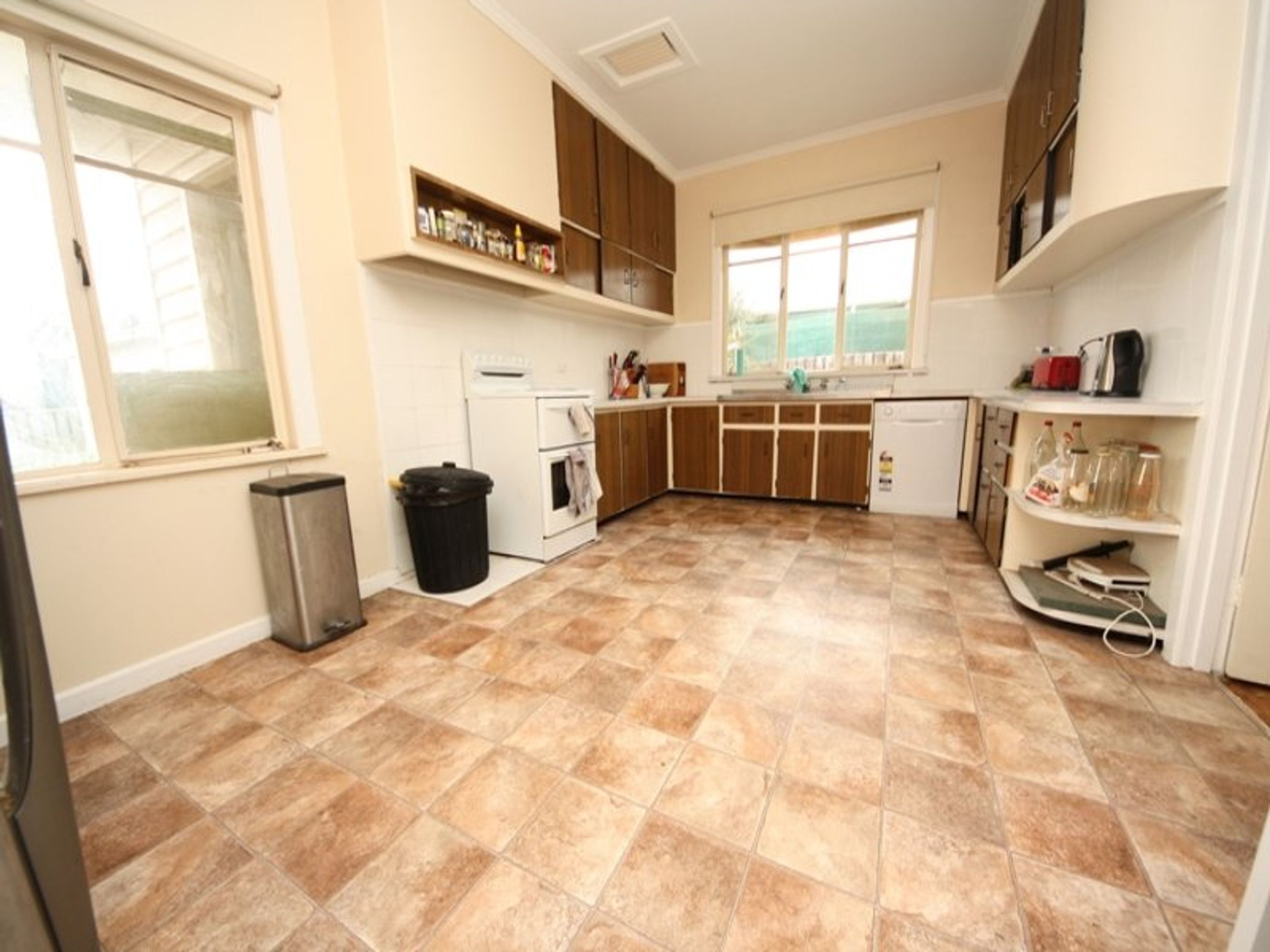 8 Tena Avenue, Horsham VIC 3400, Horsham - Thumbnail 5