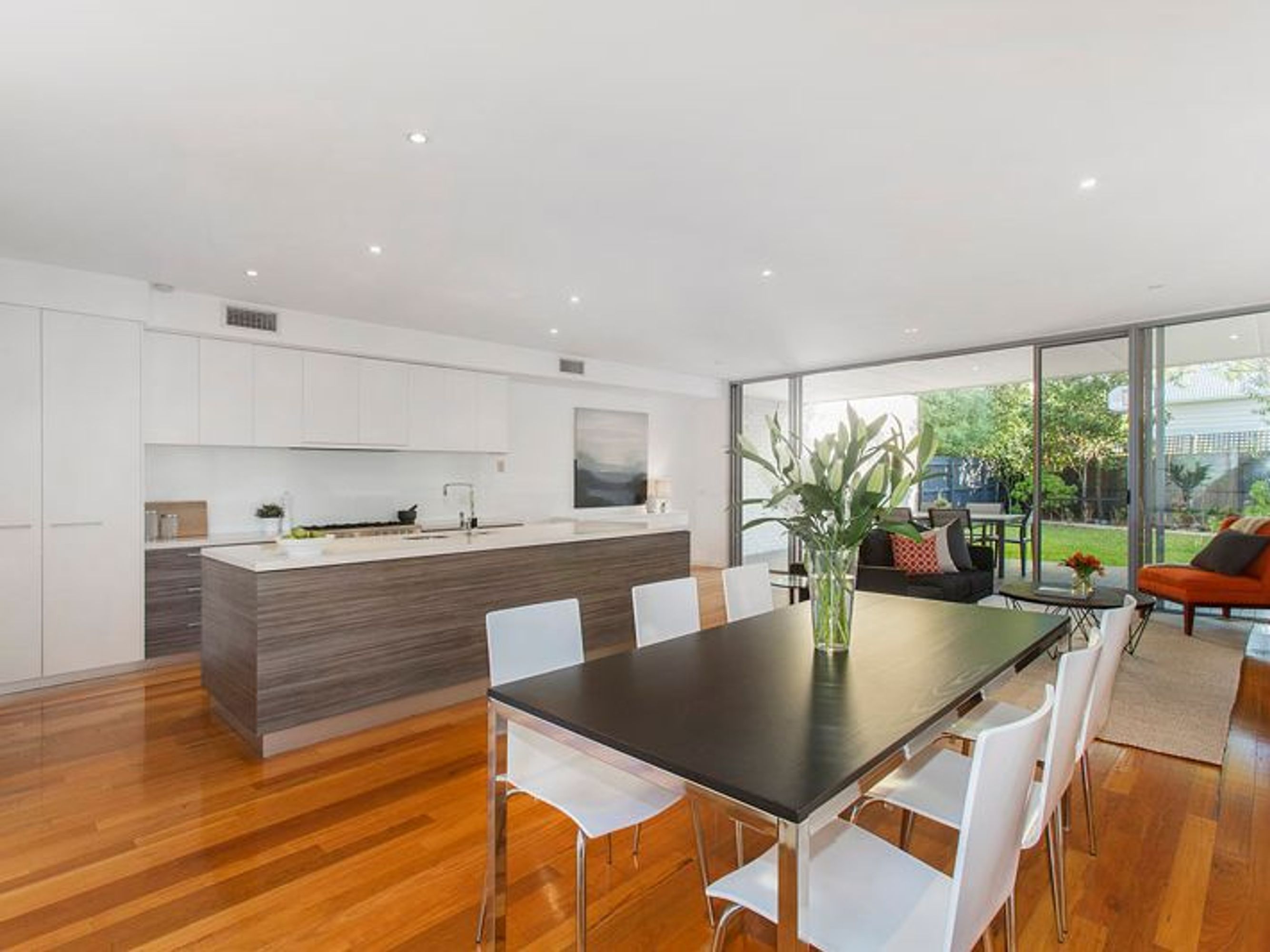 9A Girdwood Avenue, Carnegie - Thumbnail 2