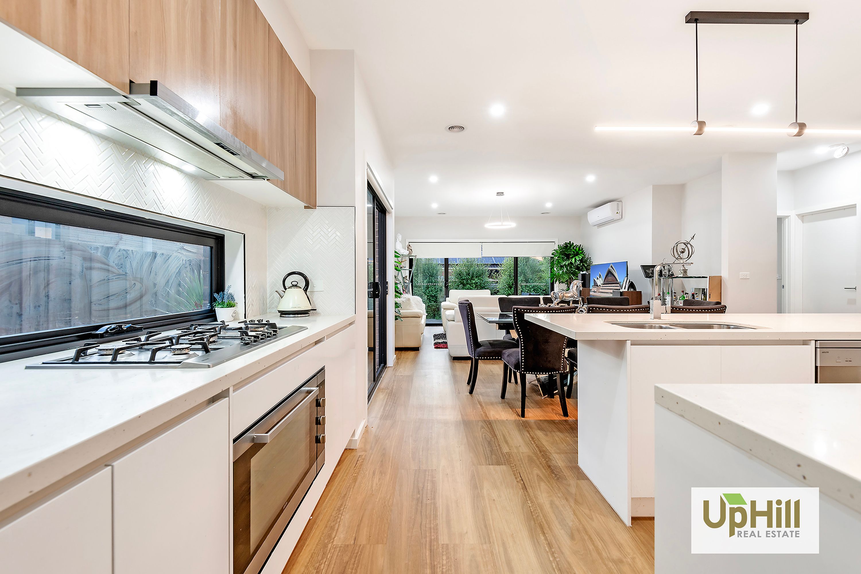19 Merlot Way, Clyde North - Thumbnail 4