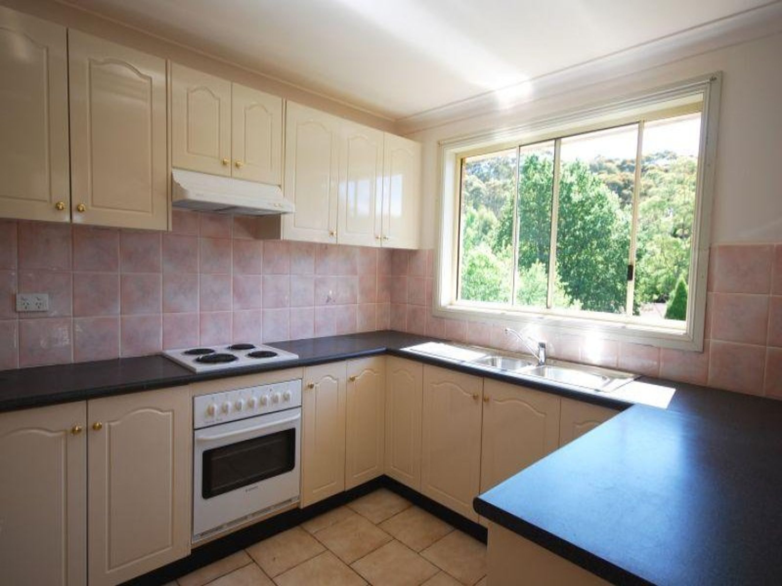 24 Trow Ave, Katoomba - Thumbnail 8
