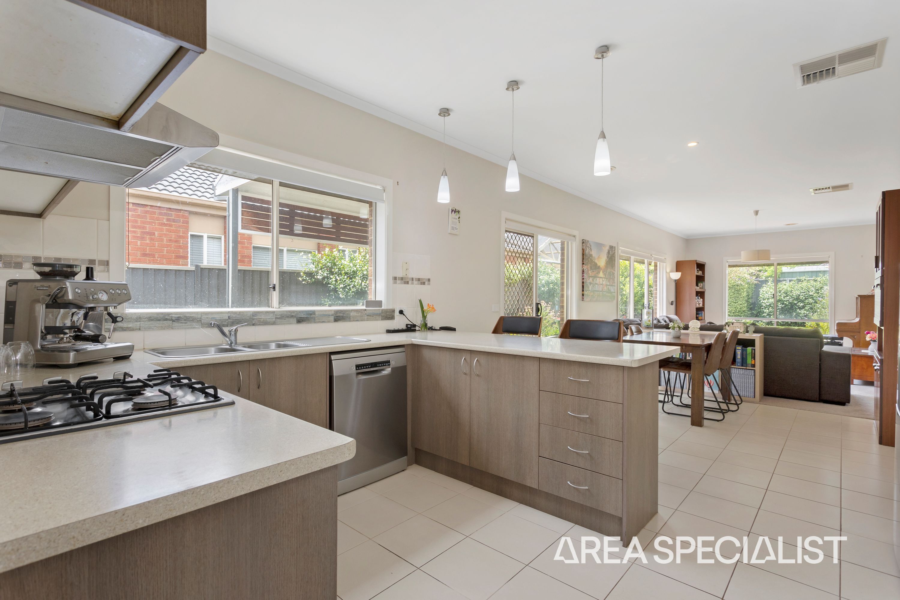 22 Britton Drive, Pakenham - Thumbnail 3