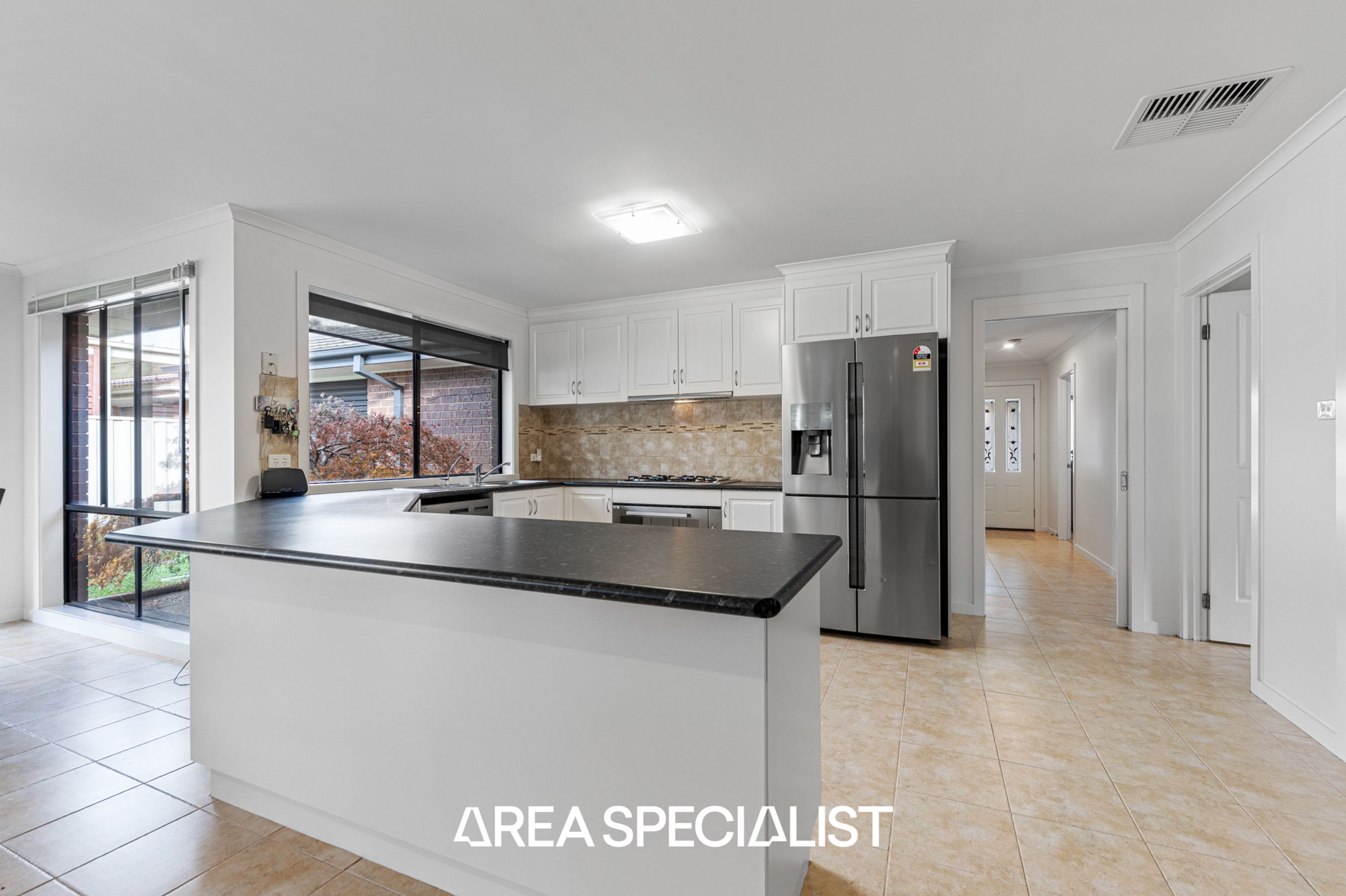 15 Jacaranda Way, Pakenham - Thumbnail 3