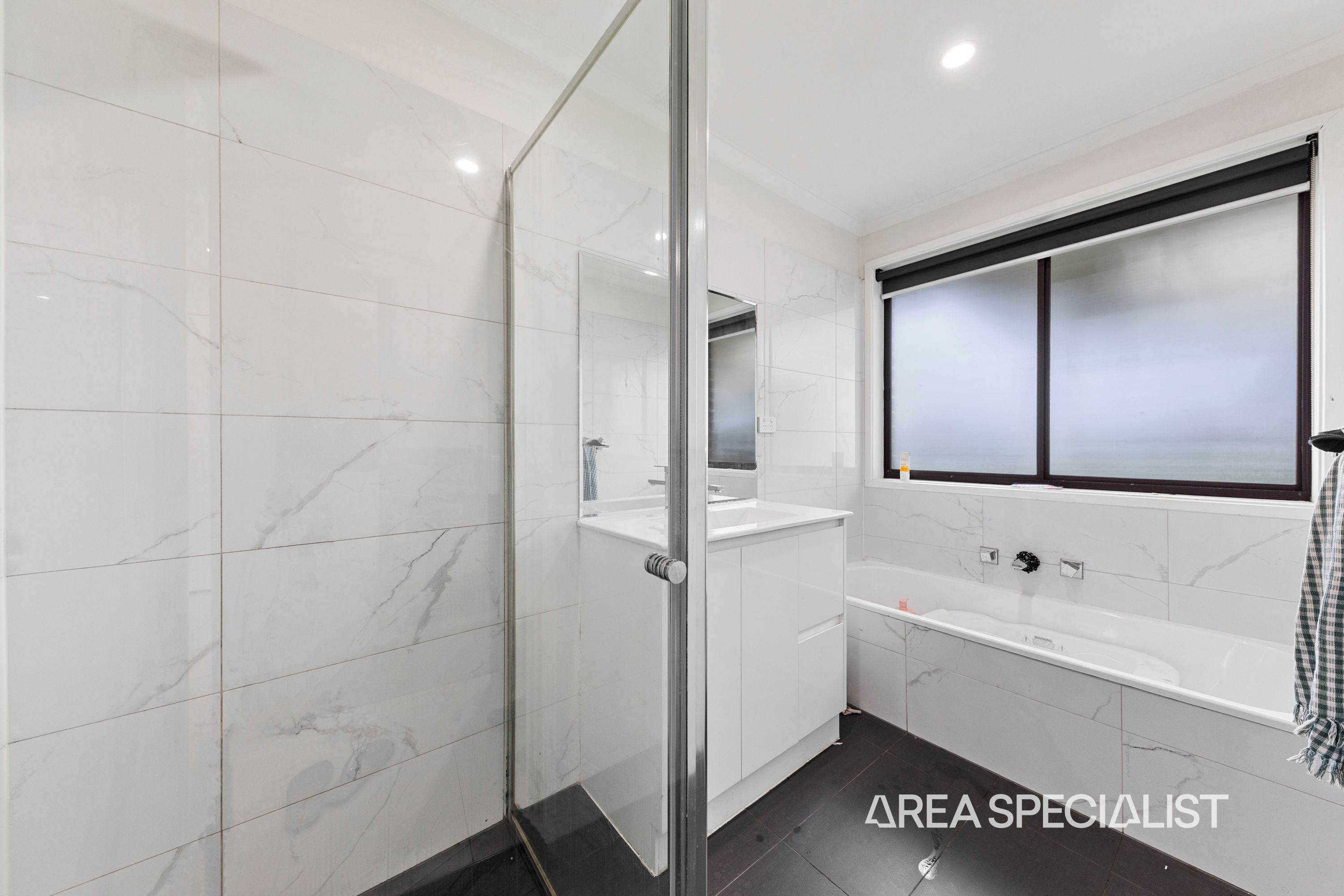 13 Bluegrass Crescent, Pakenham - Thumbnail 4