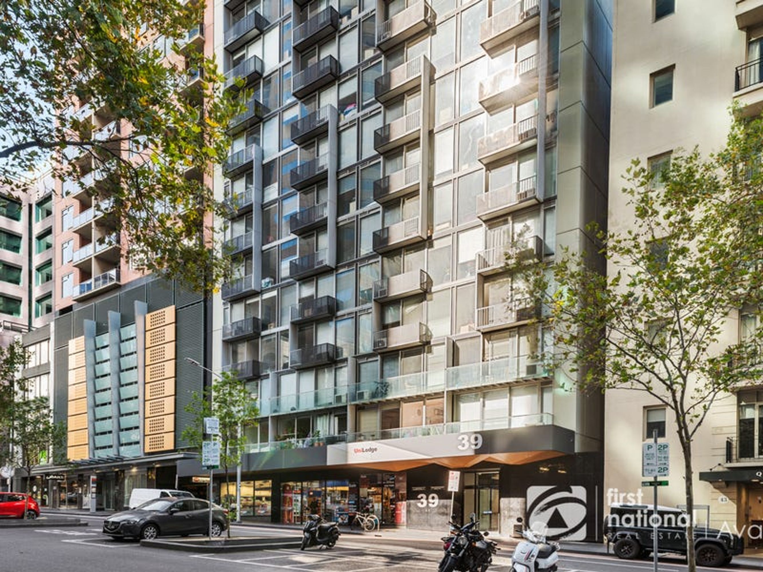 2105/39 Lonsdale Street, Melbourne - Thumbnail 2