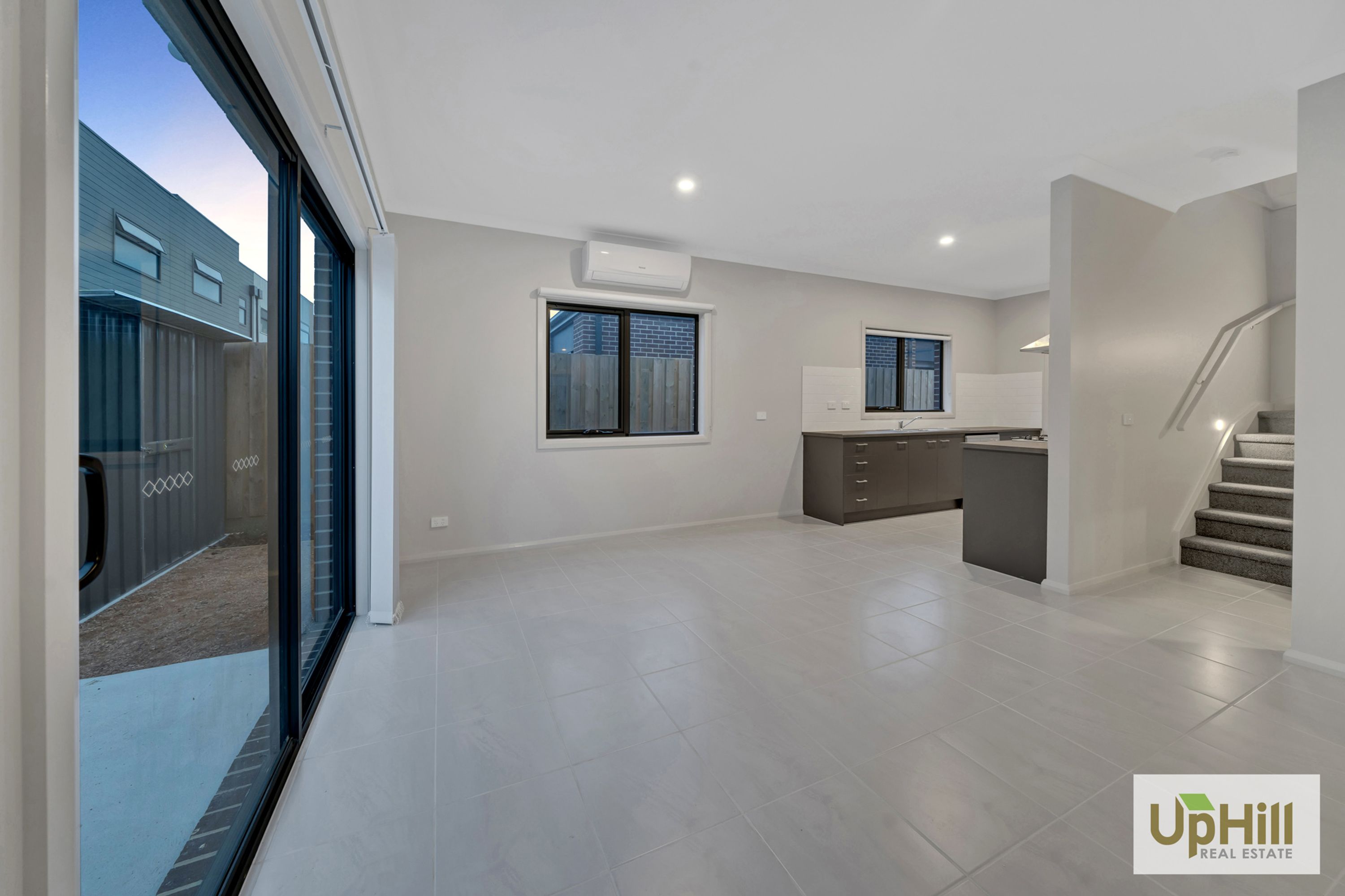 72 WATERWAYS DRIVE, Cranbourne North - Thumbnail 7