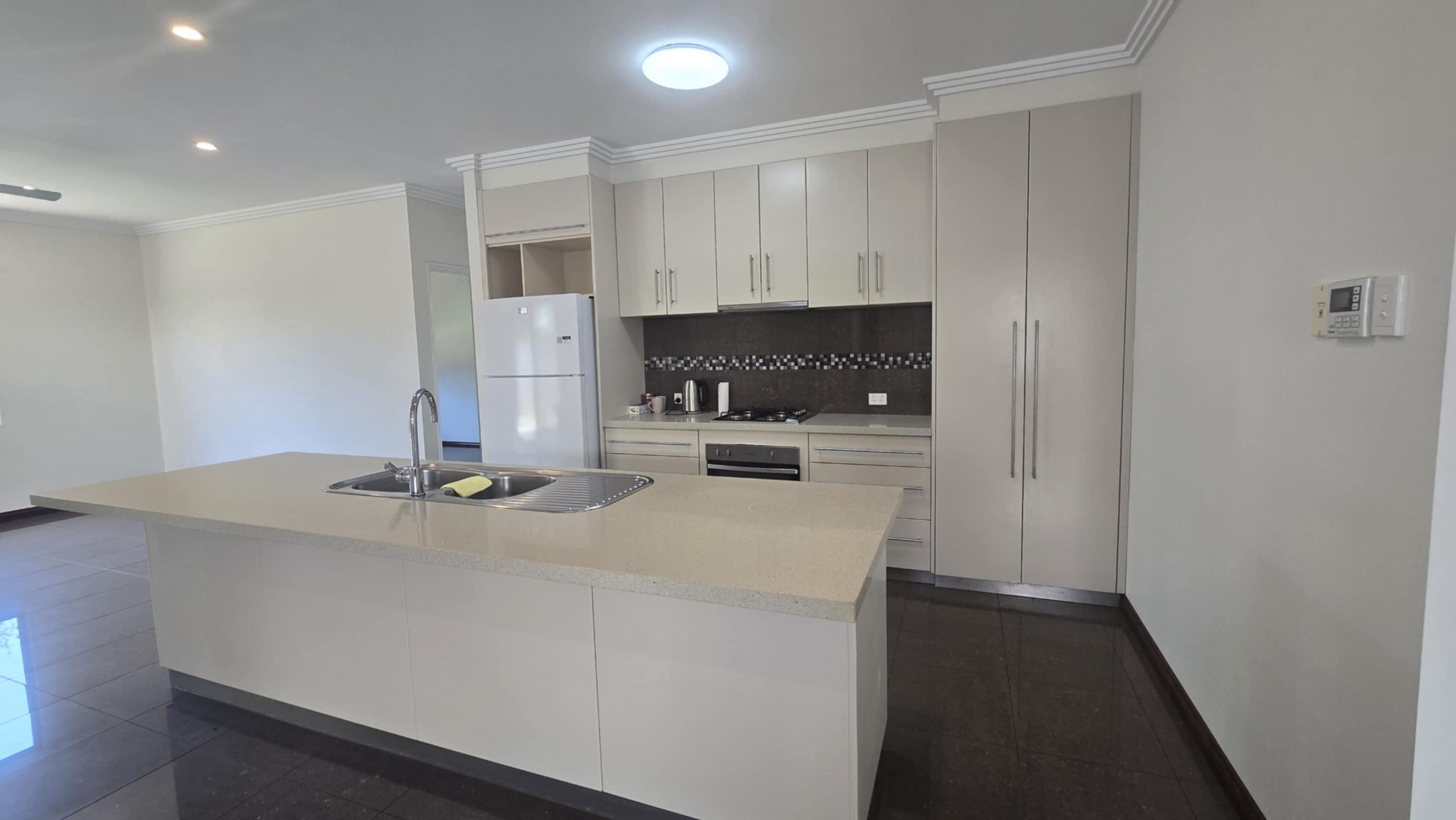 32 Treetop Crescent, Nickol, Nickol - Thumbnail 6