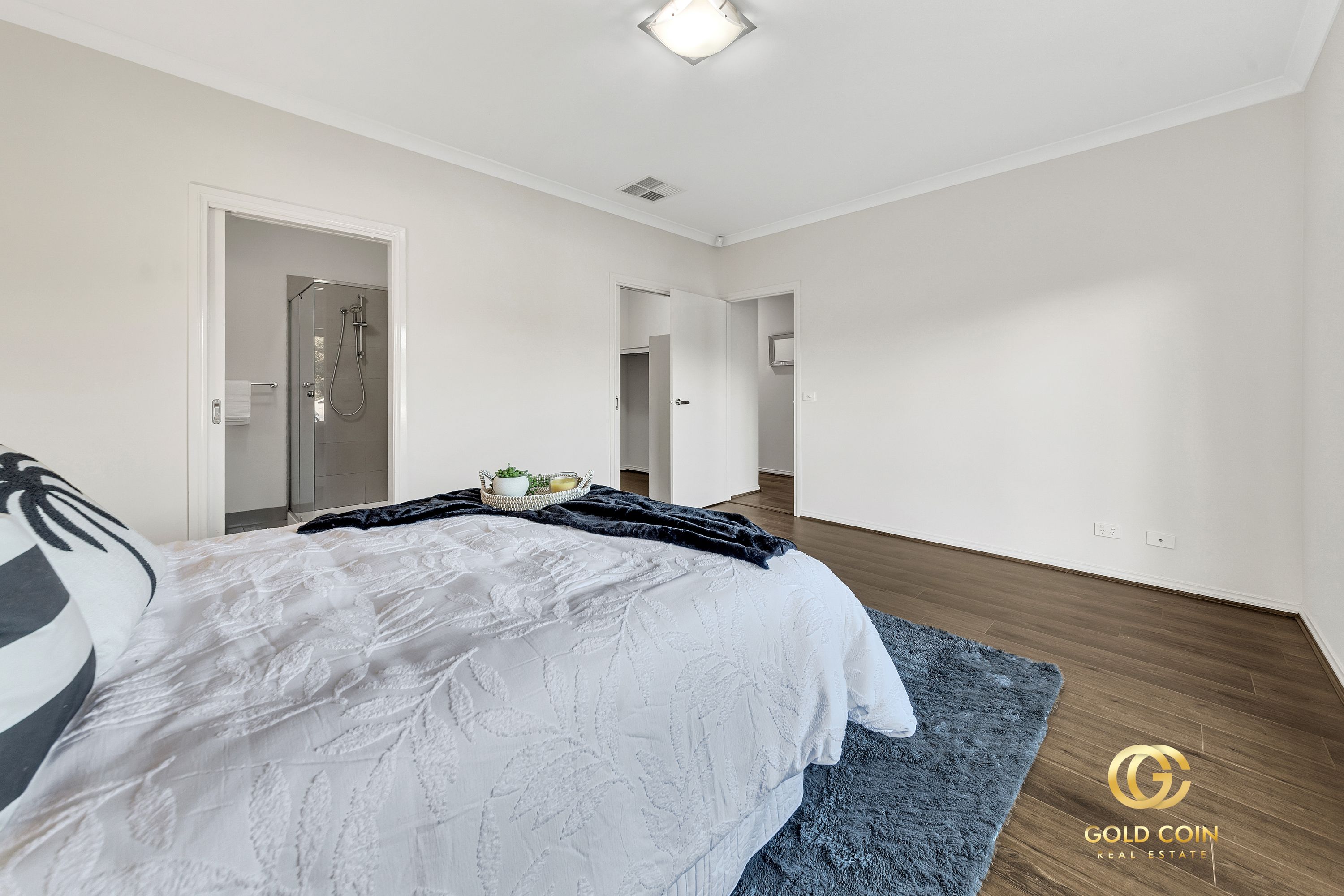 12 SHELBURN WAY, Cranbourne East - Thumbnail 7