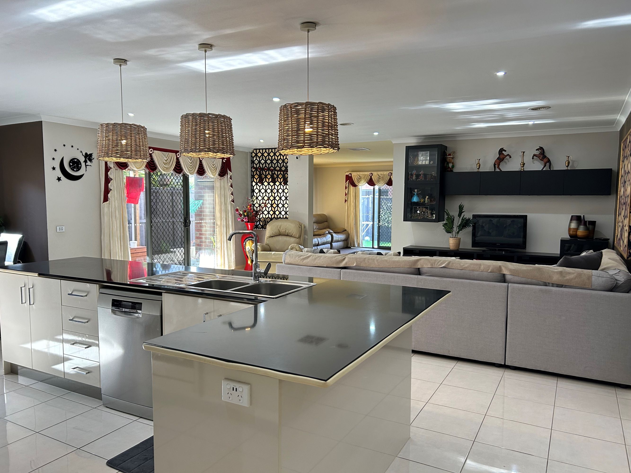 31 Winchcombe Way, Cranbourne North - Thumbnail 4