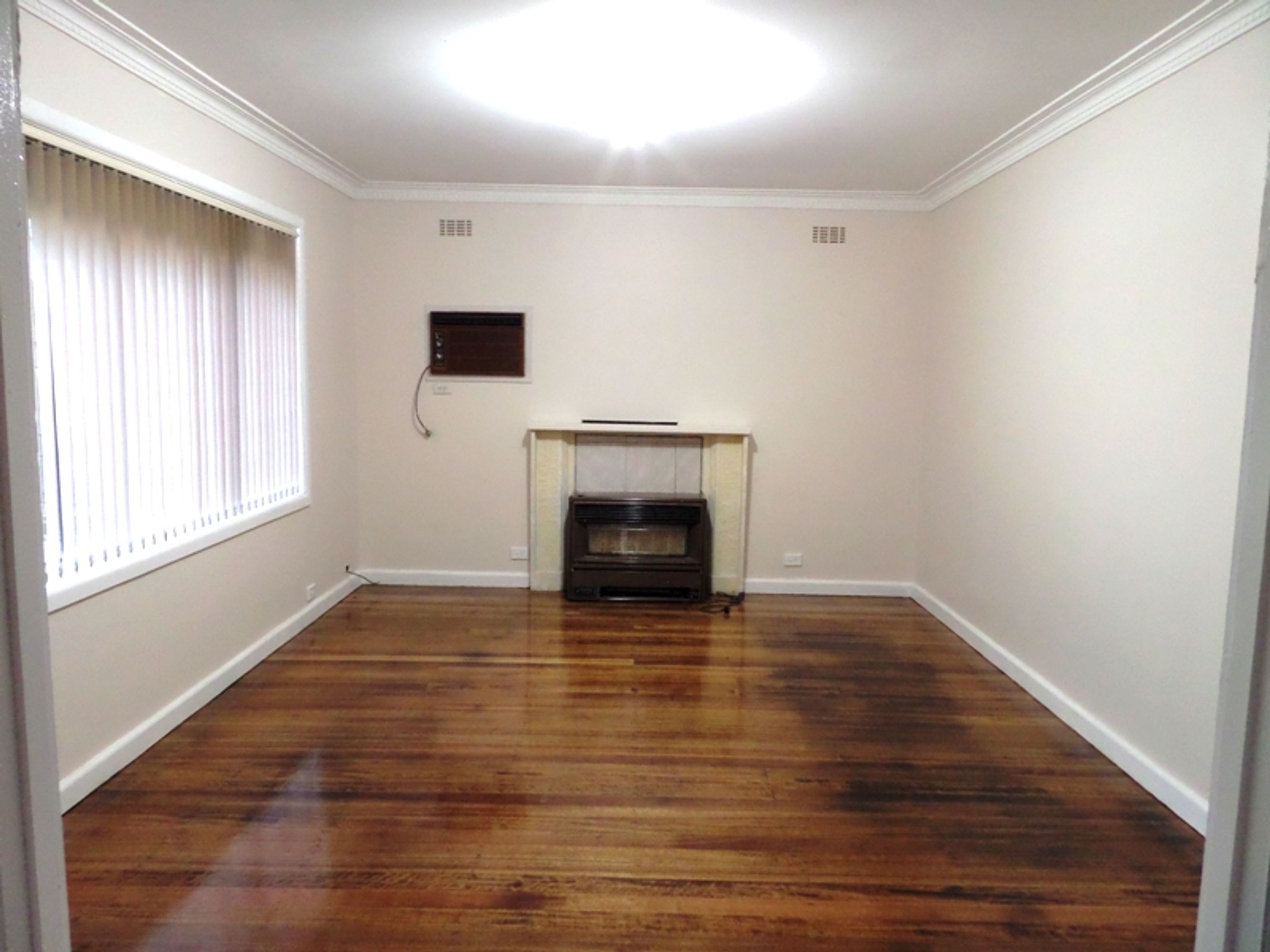 64 St James Avenue, Springvale - Thumbnail 2