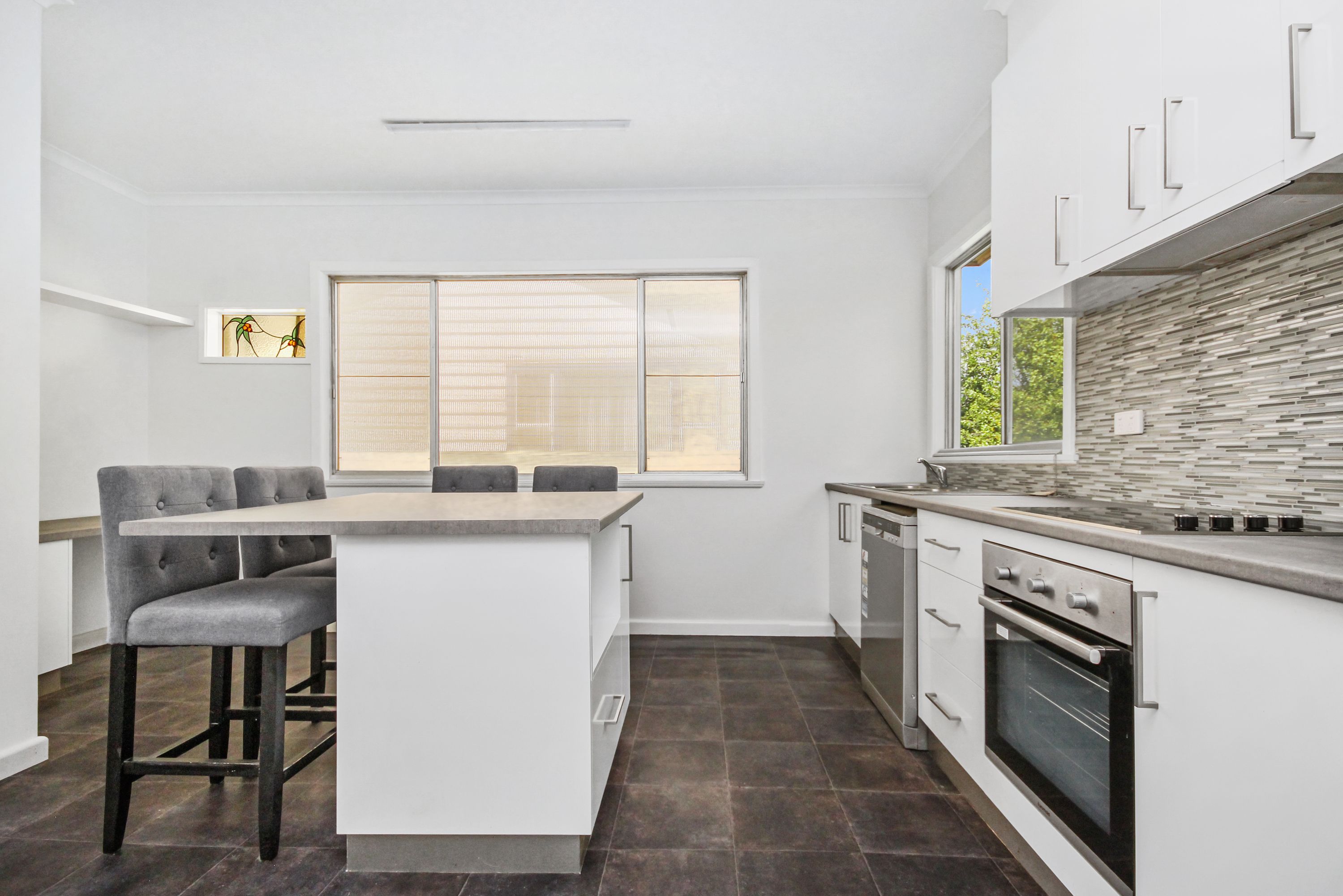 29 Alexander Avenue, Horsham VIC 3400, Horsham - Thumbnail 2