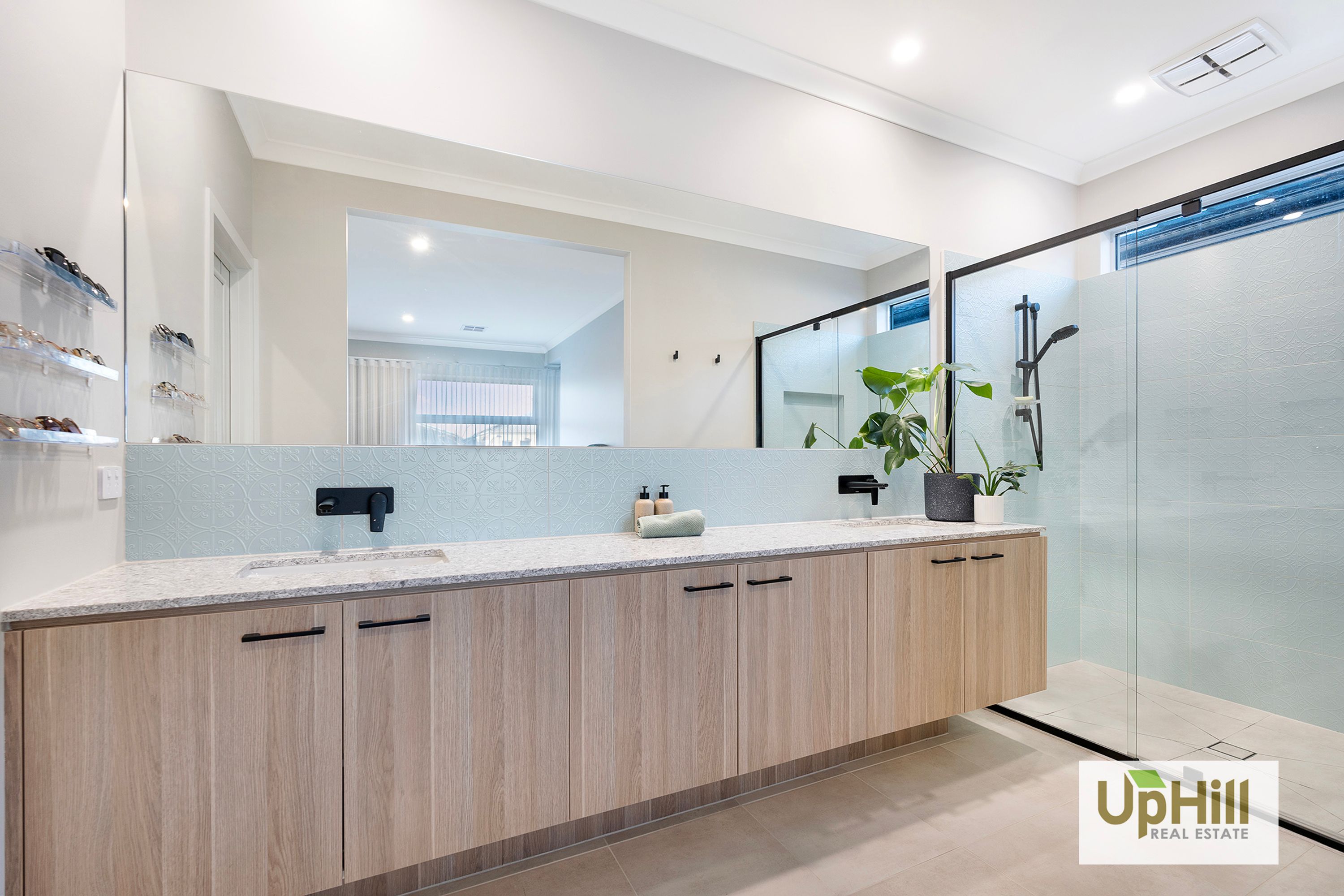 36 Vielo Circuit, Clyde North - Thumbnail 3