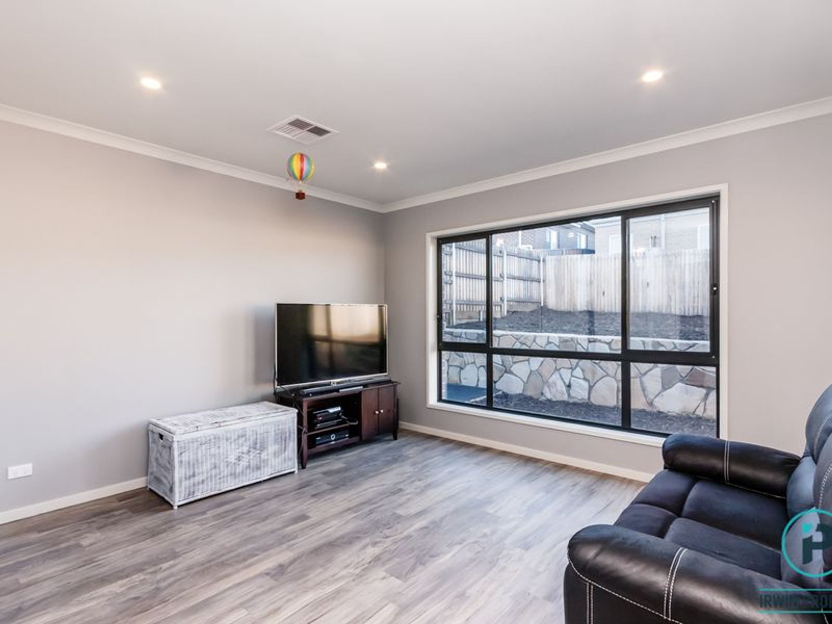 15 Janine Haines Terrace, Coombs - Thumbnail 8