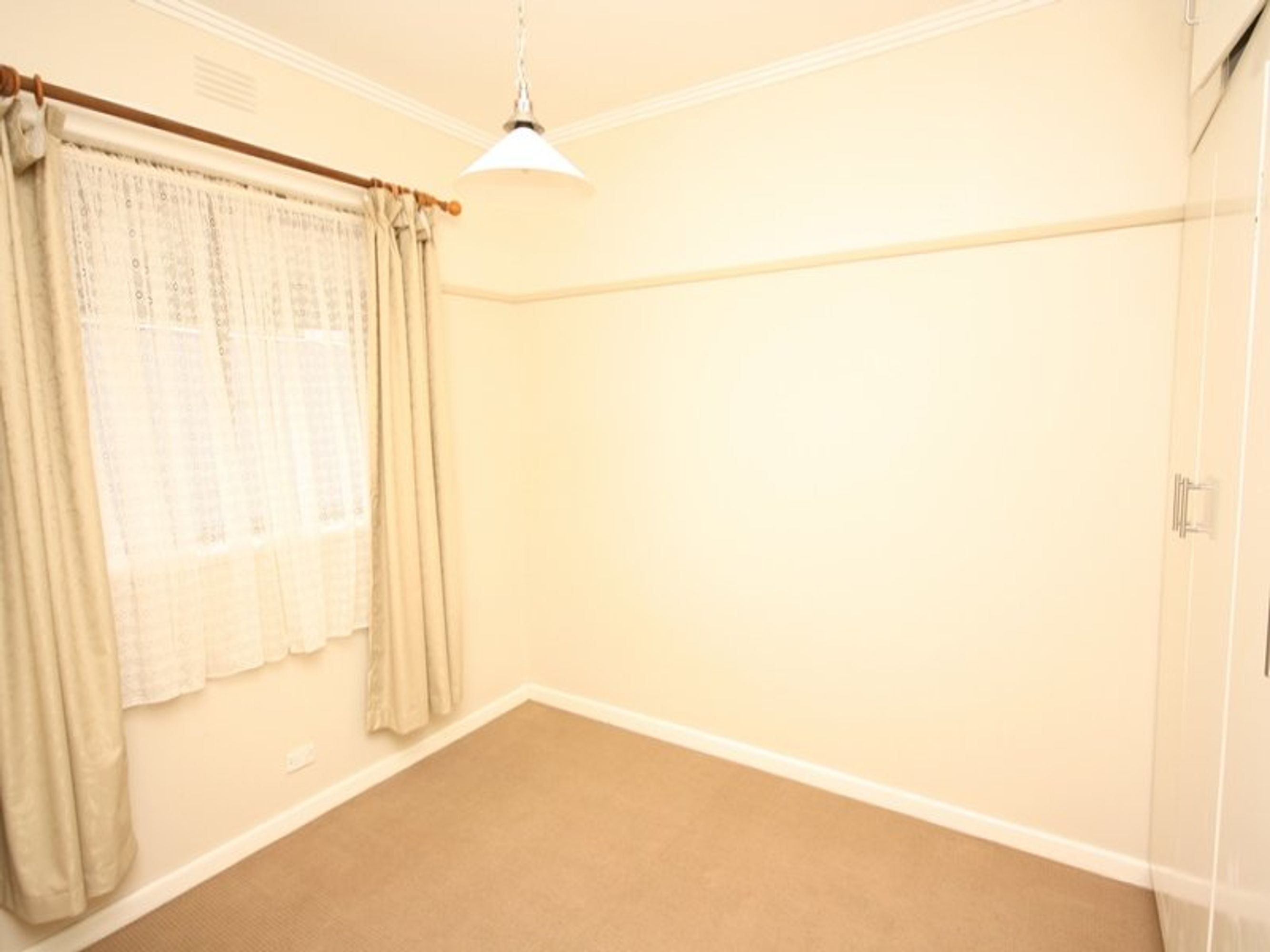 34 Alexander Avenue, Horsham VIC 3400, Horsham - Thumbnail 5