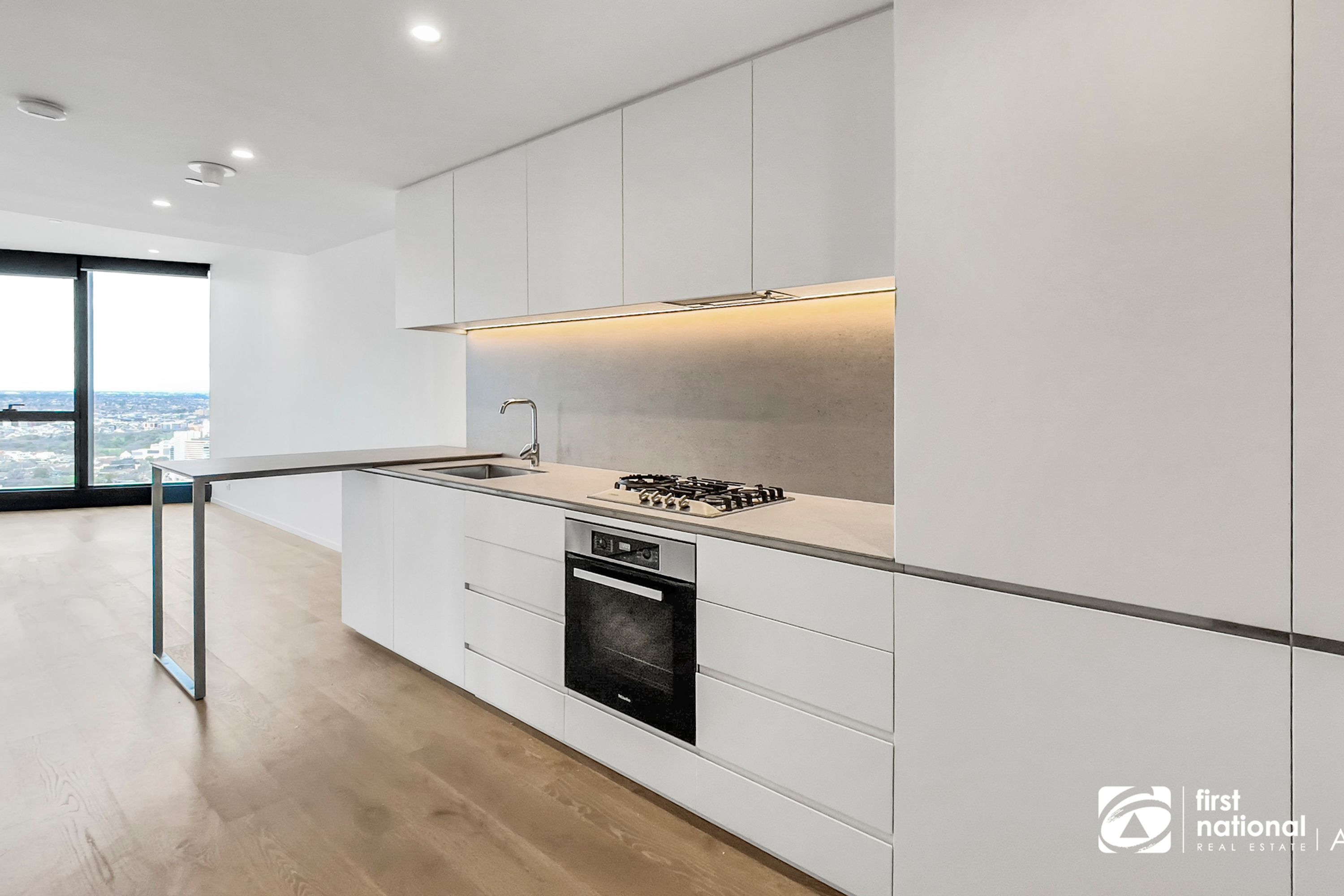 6312/70 Southbank Boulevard, Southbank - Thumbnail 2