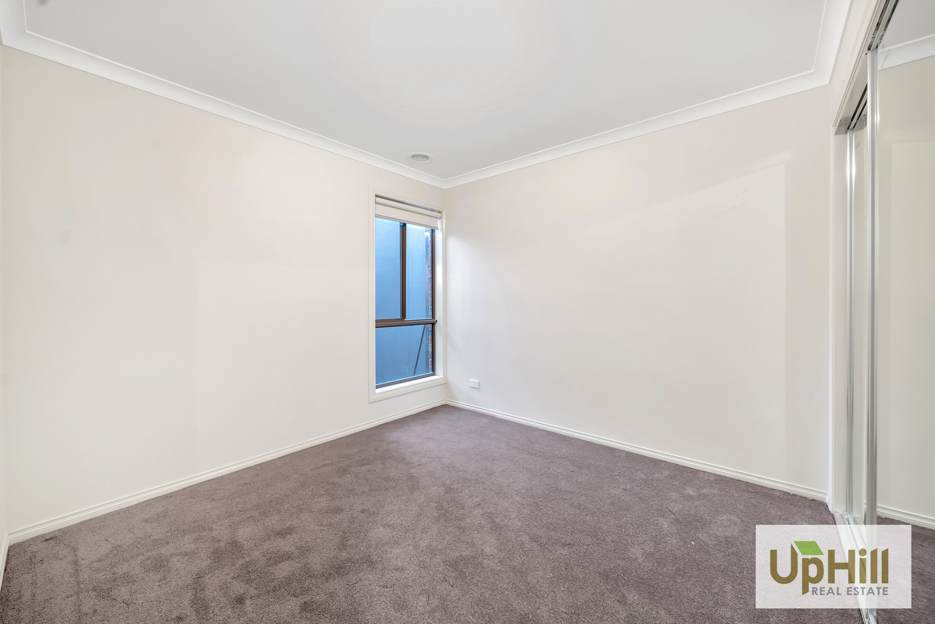 24 Titan lodge walk, Pakenham - Thumbnail 3