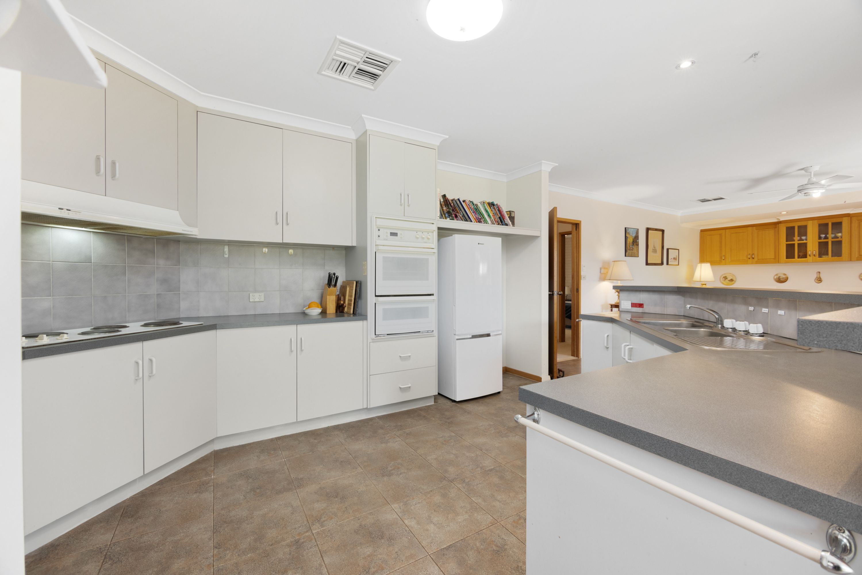 4 Fulton Avenue, Horsham VIC 3400, Horsham - Thumbnail 3