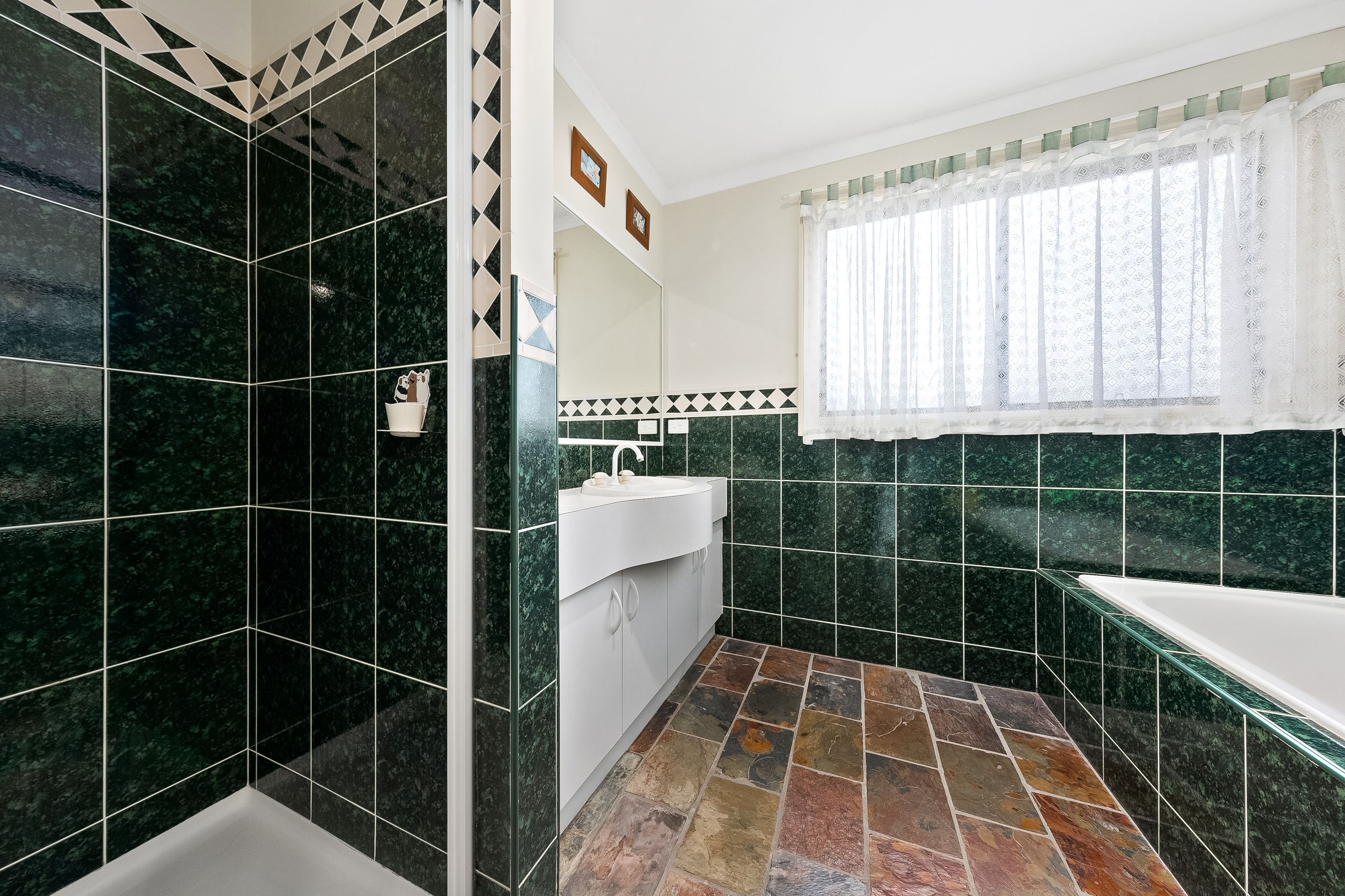 17 Egret Crescent, Cairnlea VIC 3023, Cairnlea - Thumbnail 5