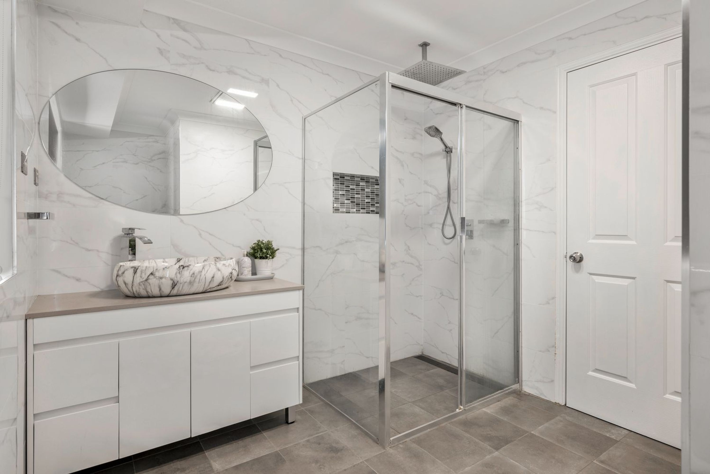 6 Bicheno Close, West Hoxton - Thumbnail 8