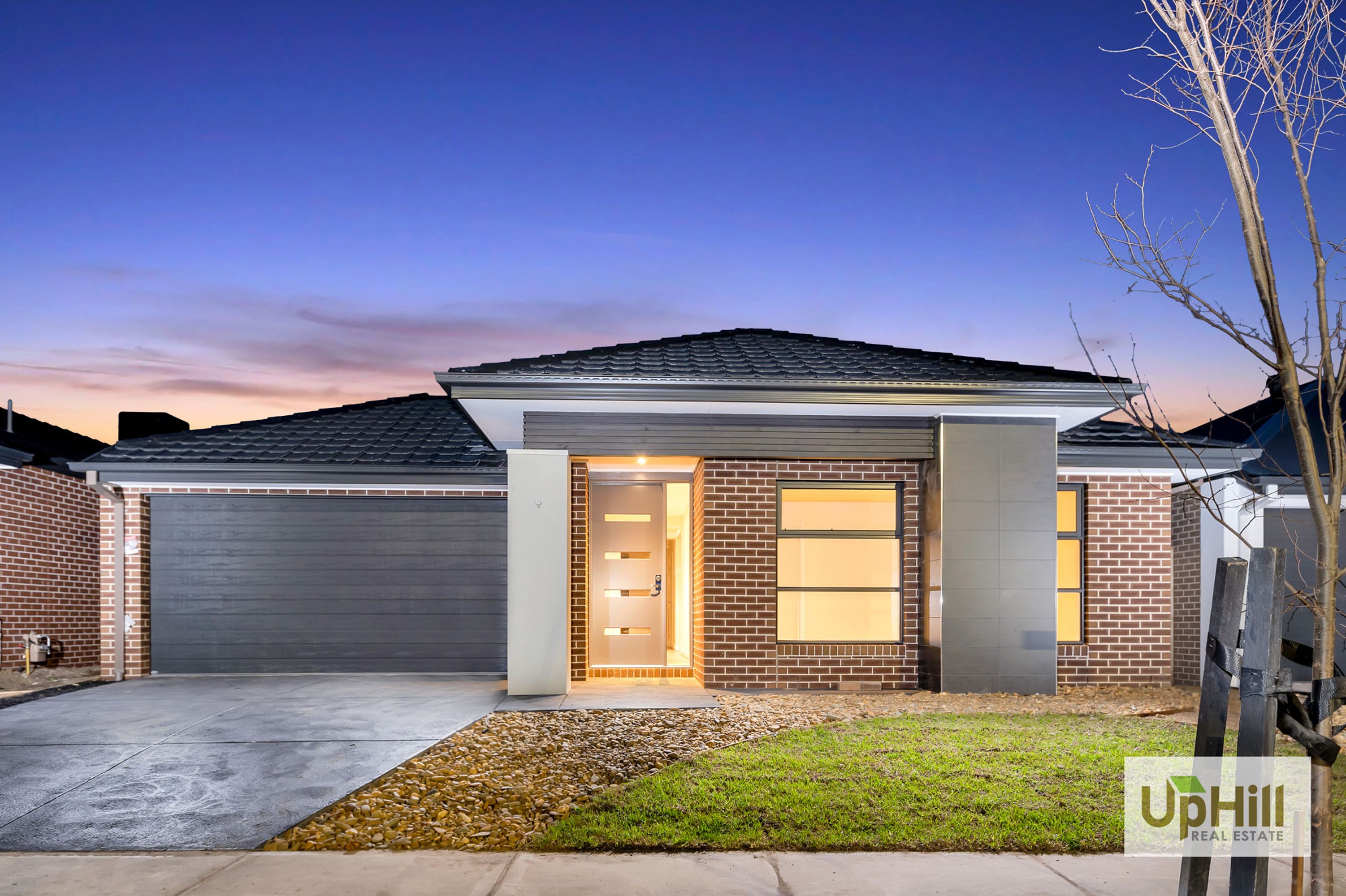 21 SHULZE DRIVE, Clyde North - Thumbnail 2