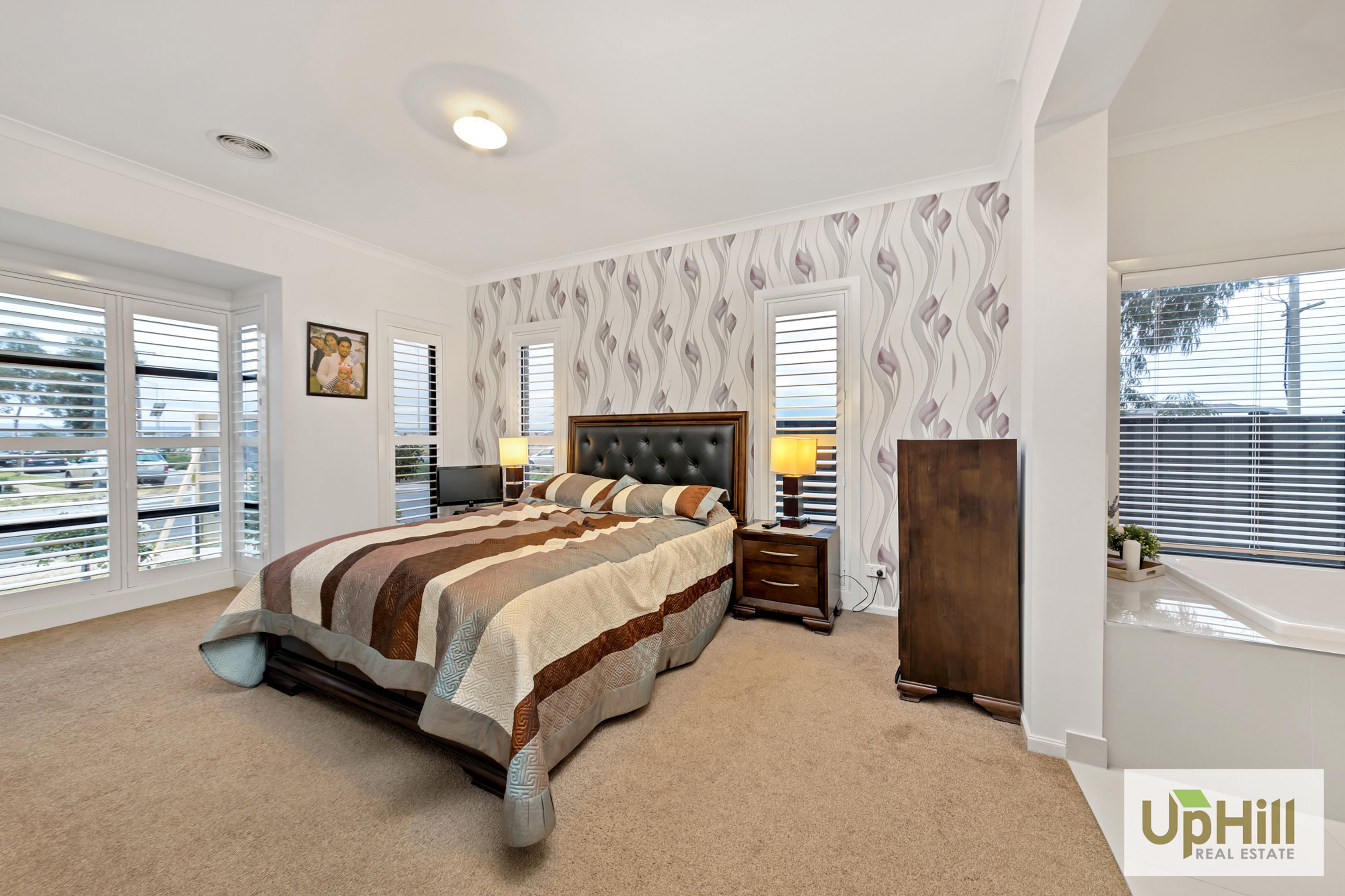 40 PALOMINO AVENUE, Clyde North - Thumbnail 3