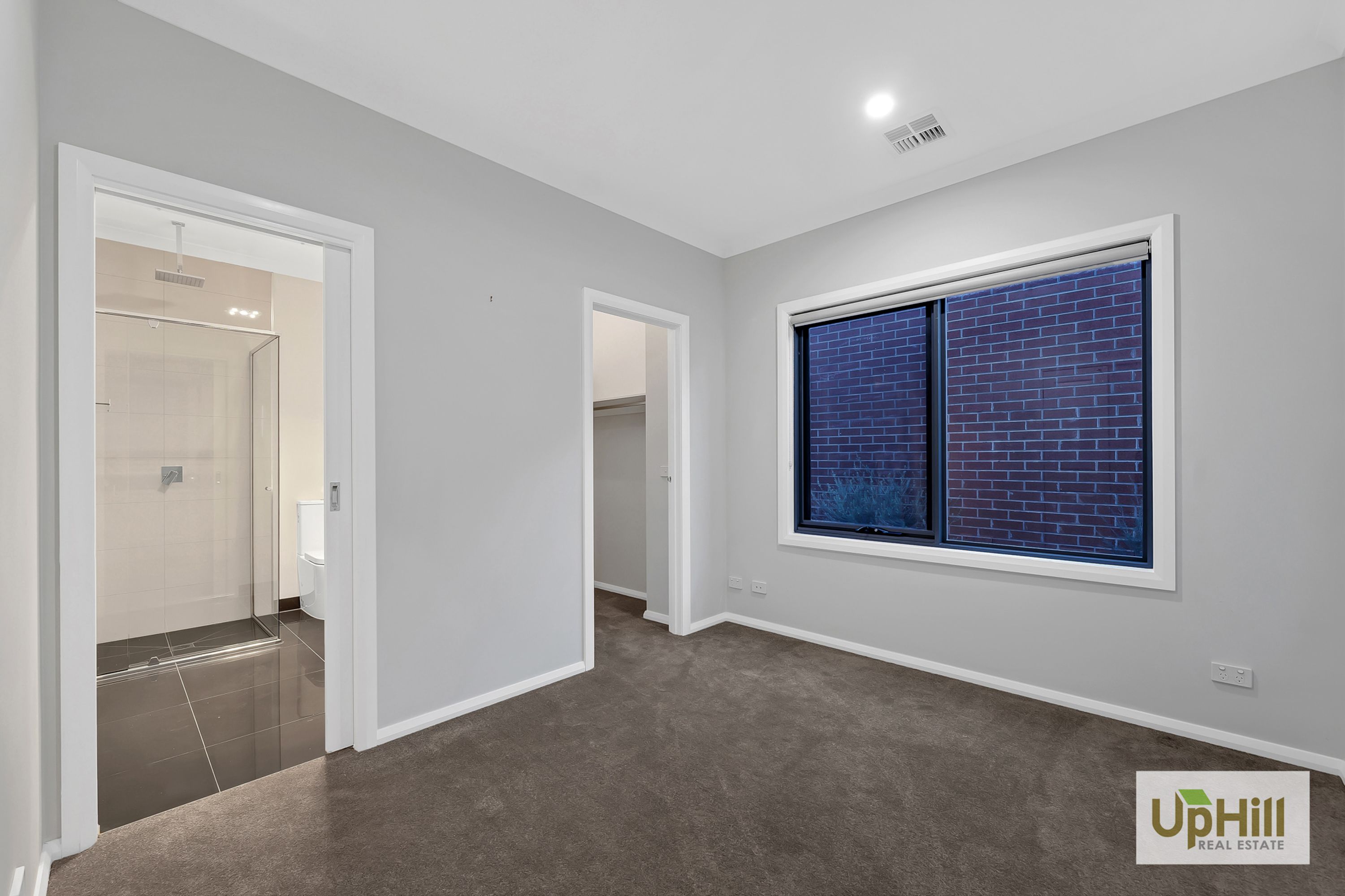 8 OWLCAT AVENUE, Clyde North - Thumbnail 4