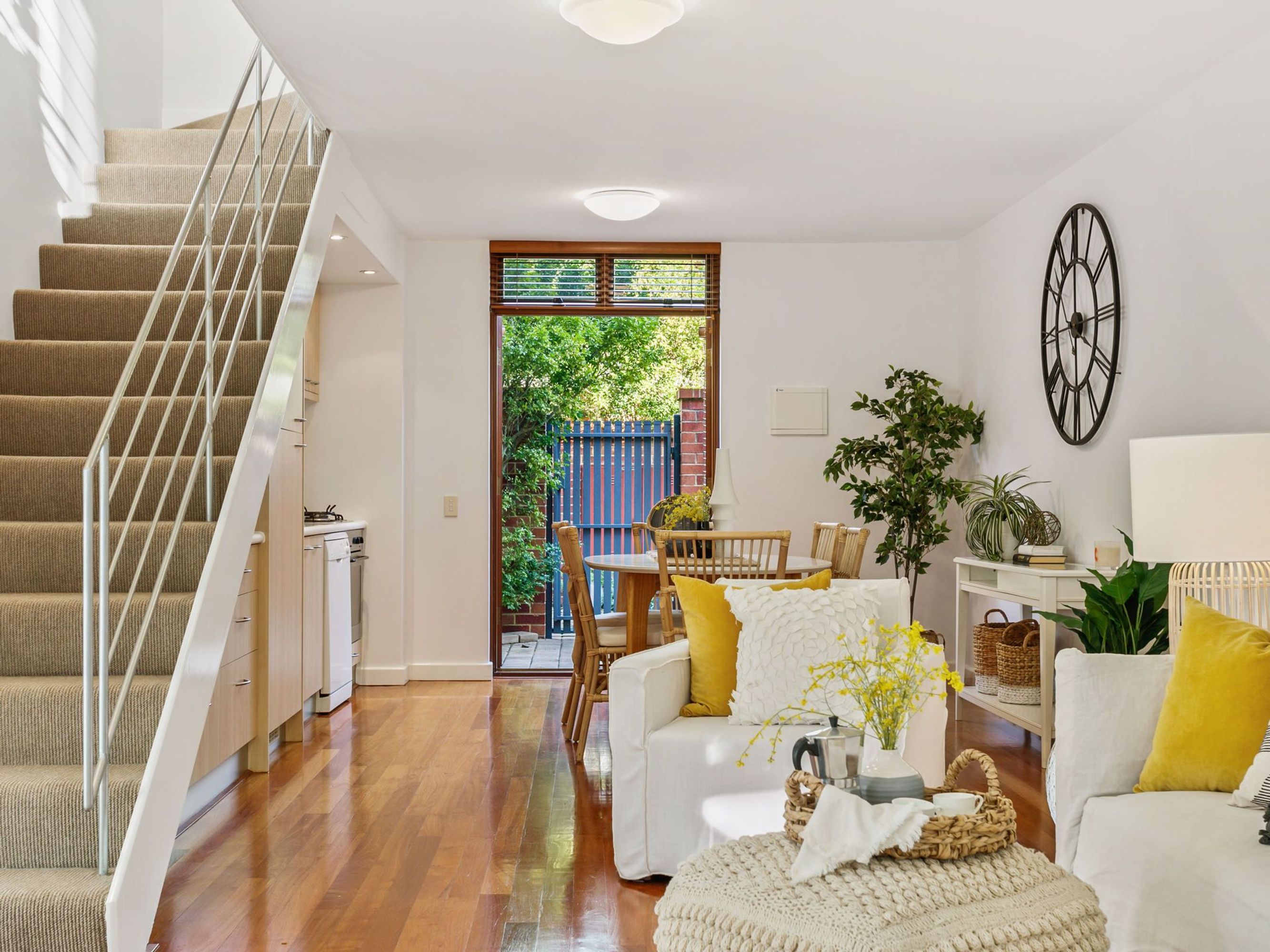 8E Park Road, Crawley - Thumbnail 5