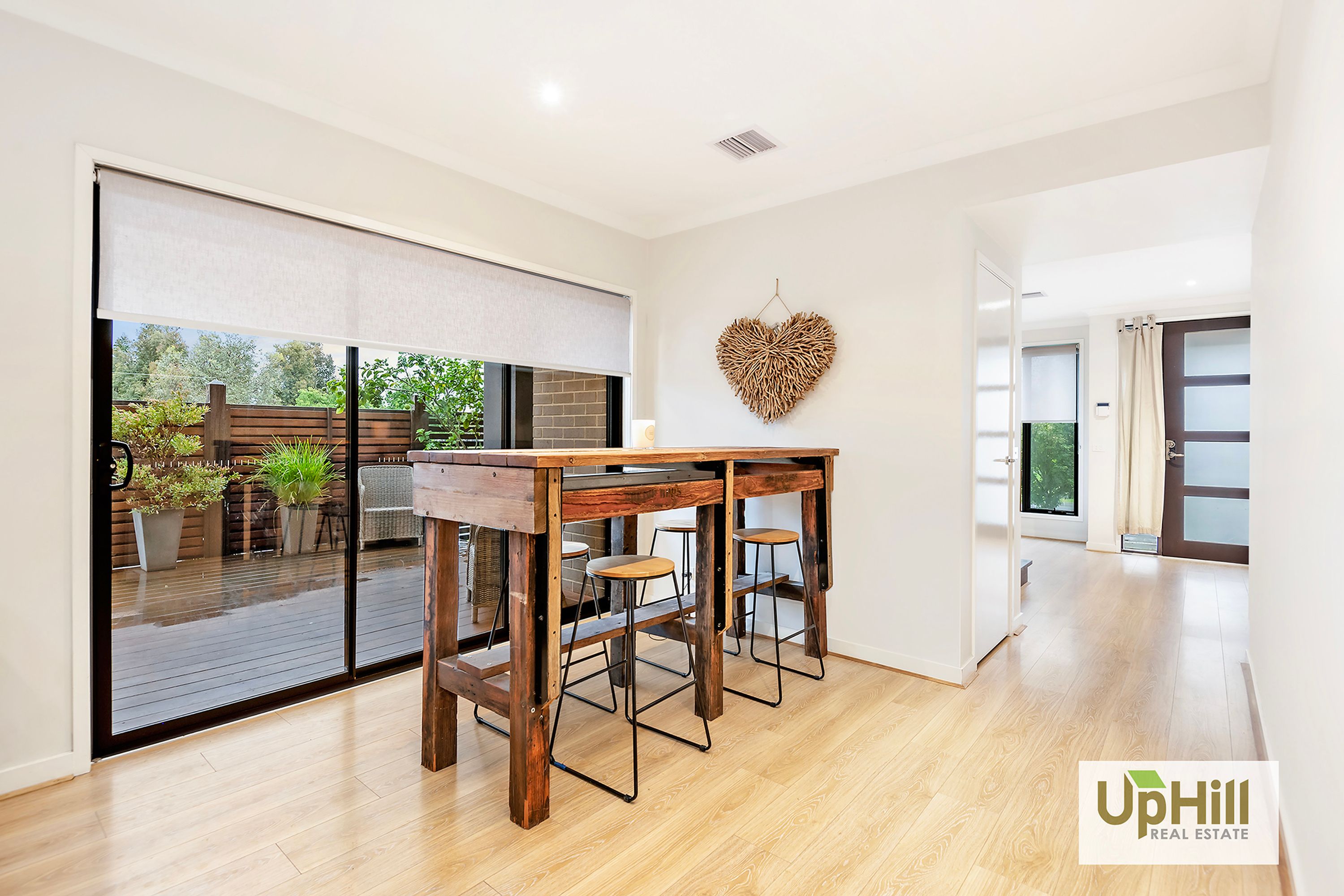 27 Lonarto Avenue, Clyde North - Thumbnail 4