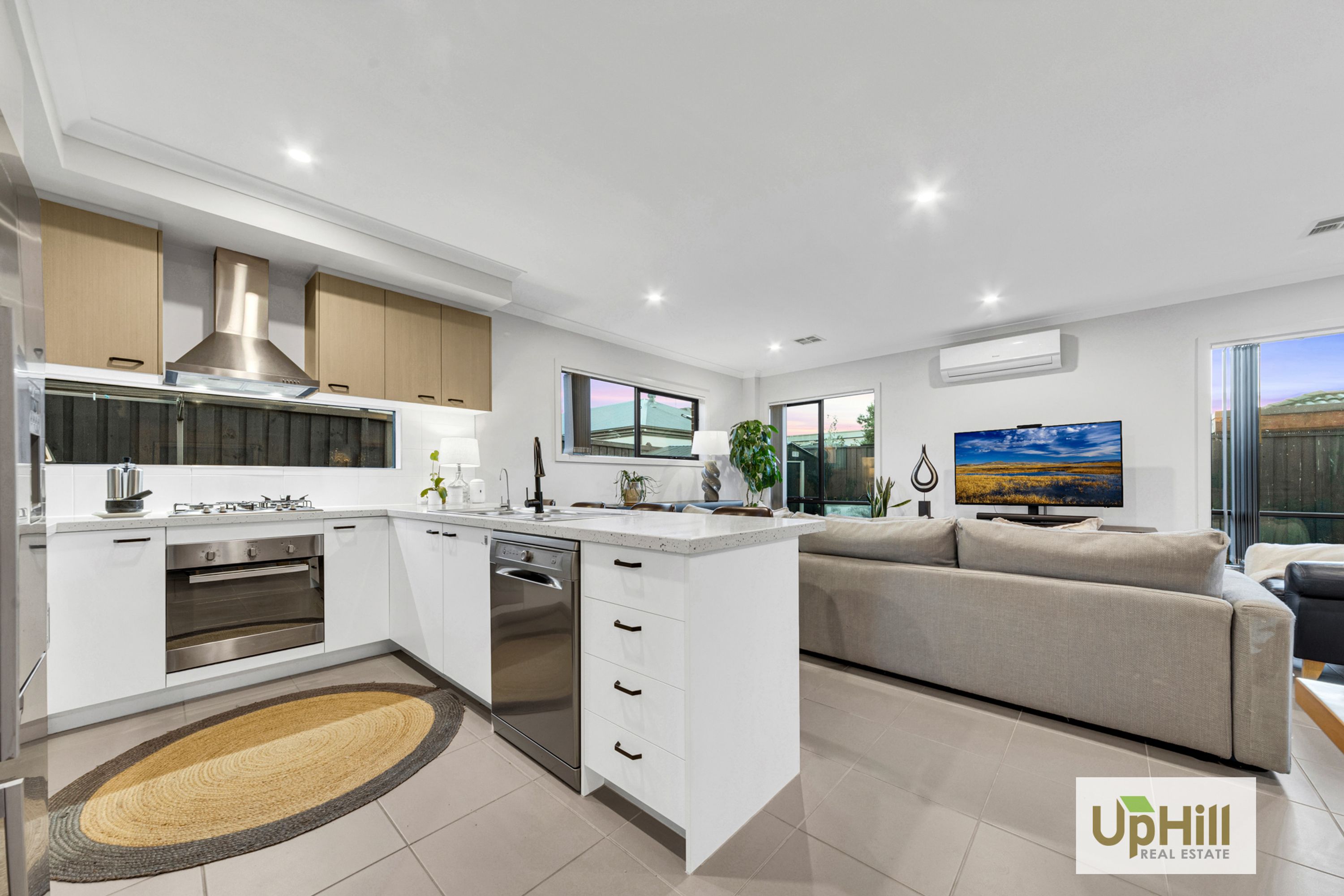 41 Barley Crescent, Clyde North - Thumbnail 4